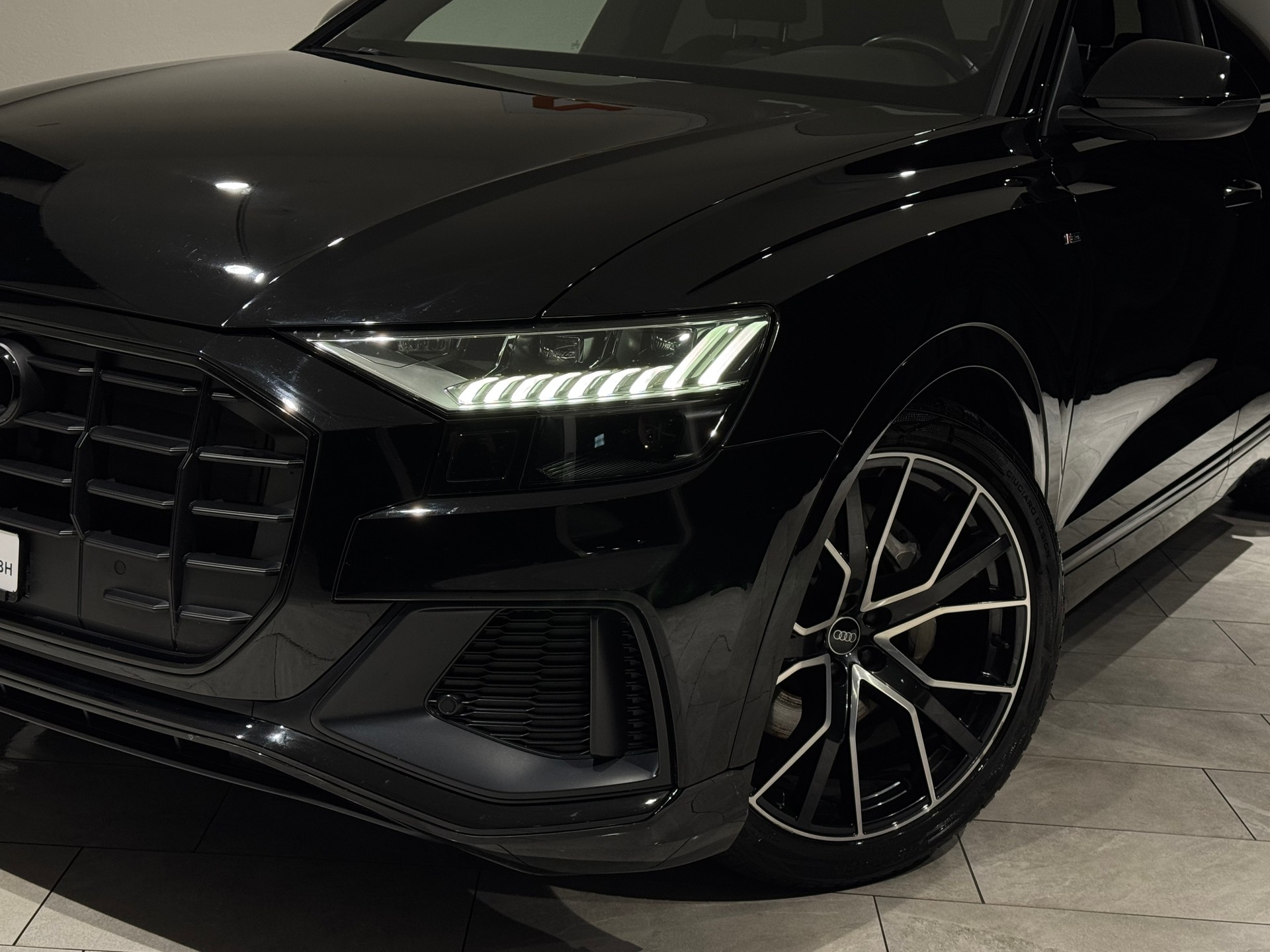 AUDI Q8 50 TDI Black Edition quattro tiptronic | 1.Hand |-image-10
