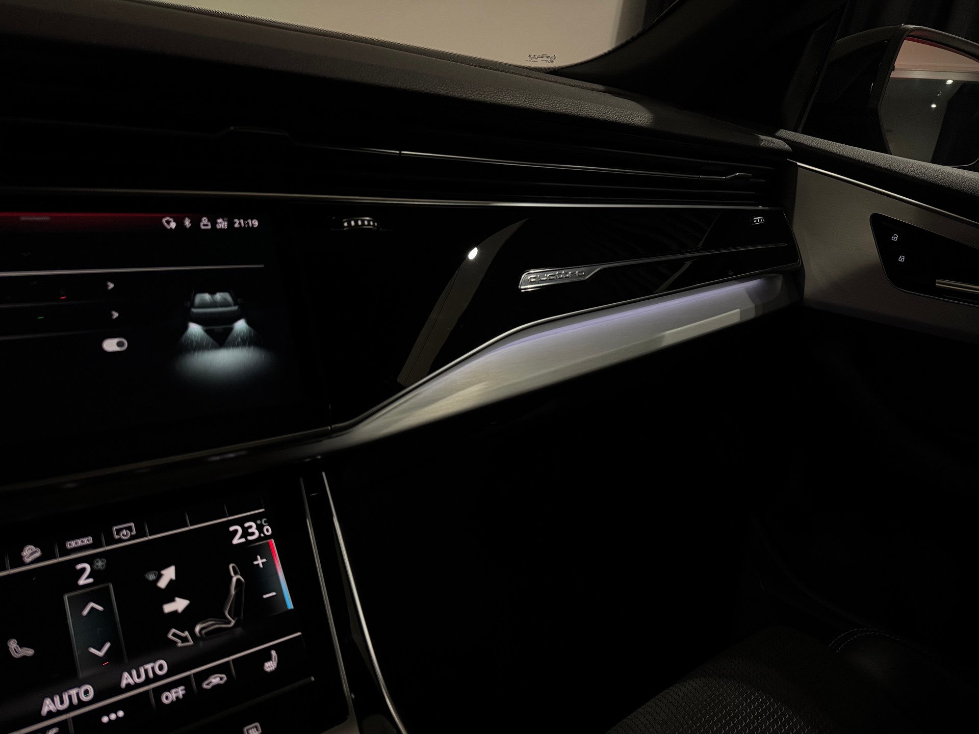 AUDI Q8 50 TDI Black Edition quattro tiptronic | 1.Hand |-image-28