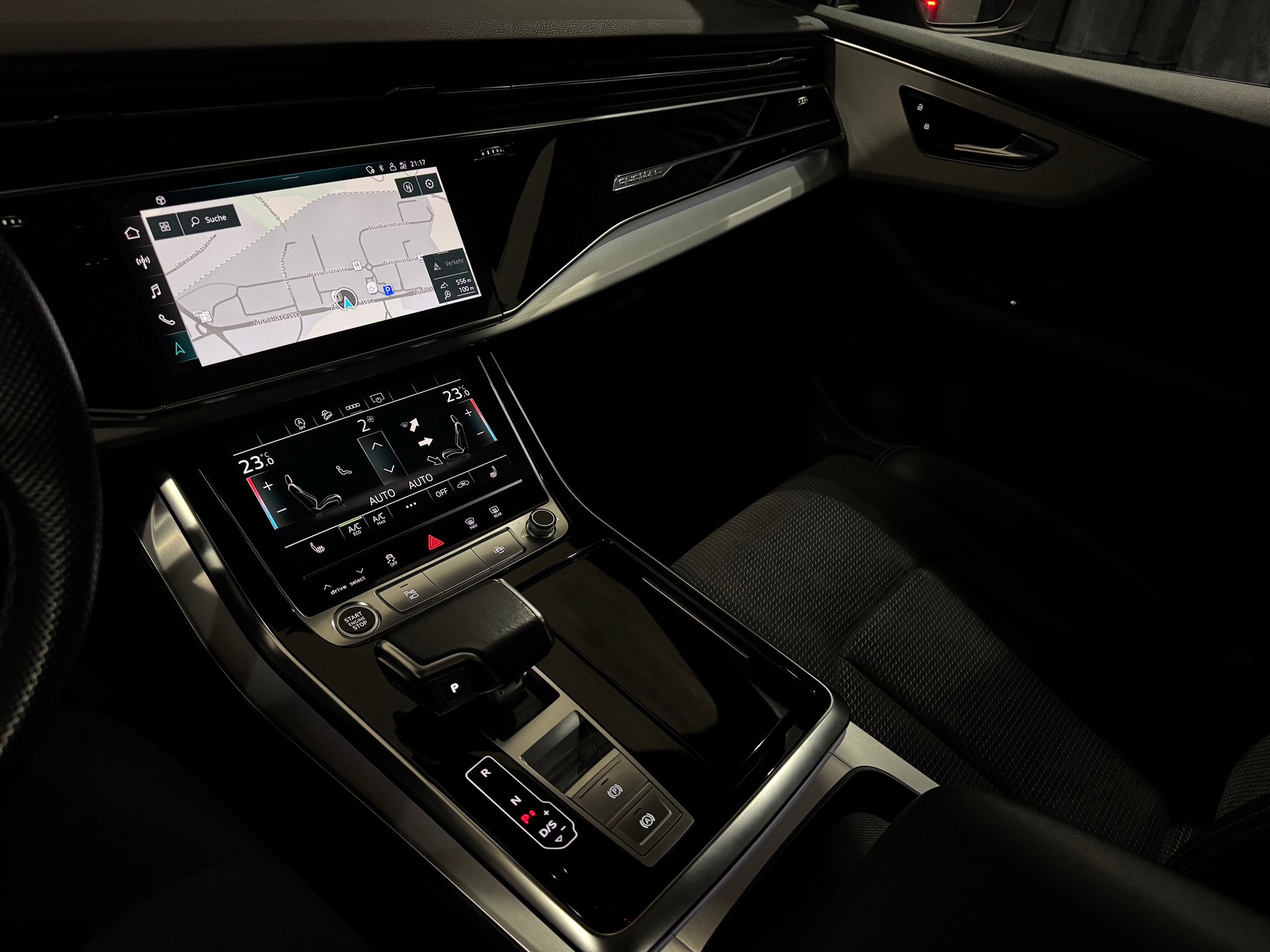 AUDI Q8 50 TDI Black Edition quattro tiptronic | 1.Hand |-image-23