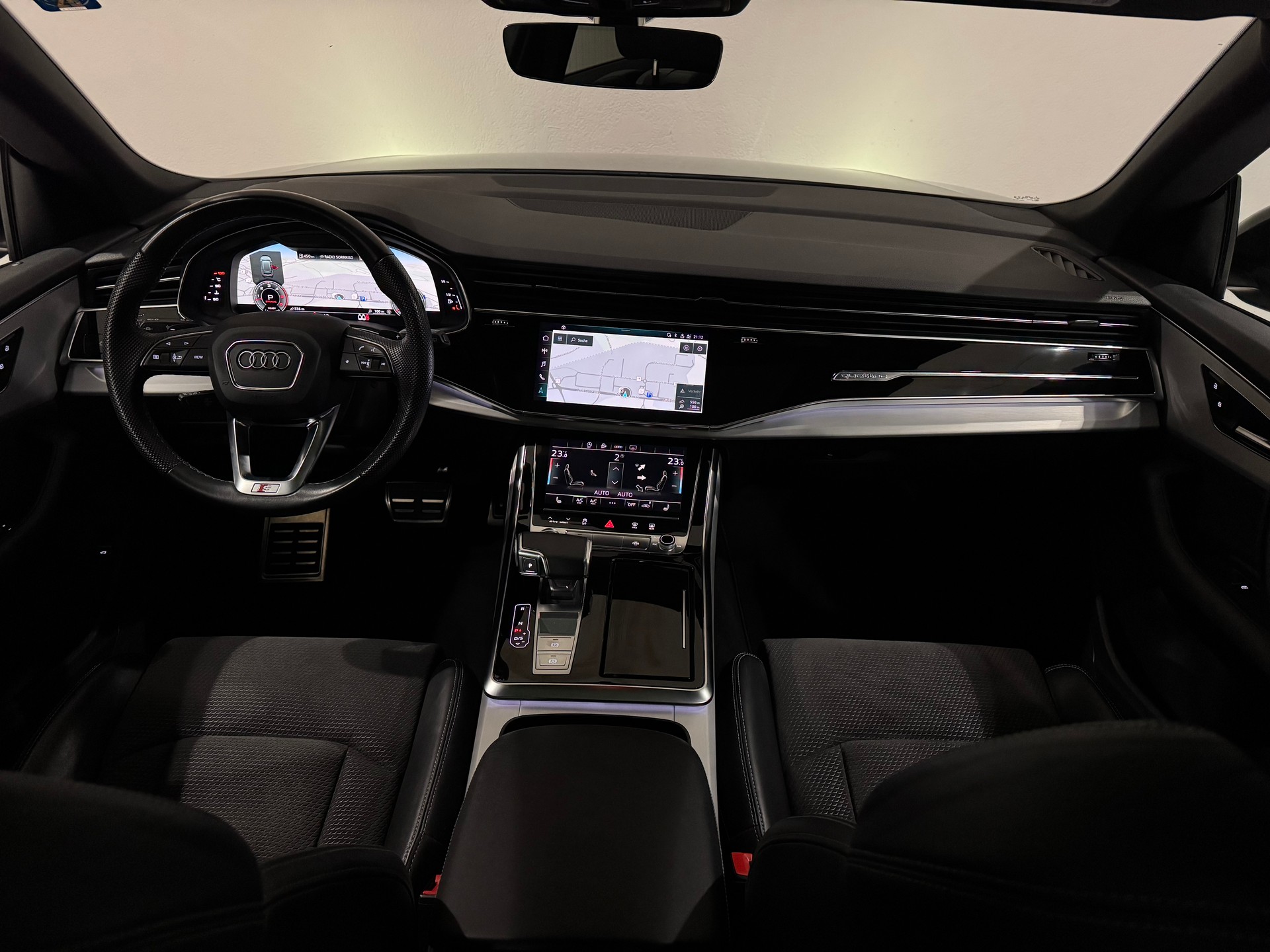 AUDI Q8 50 TDI Black Edition quattro tiptronic | 1.Hand |-image-16