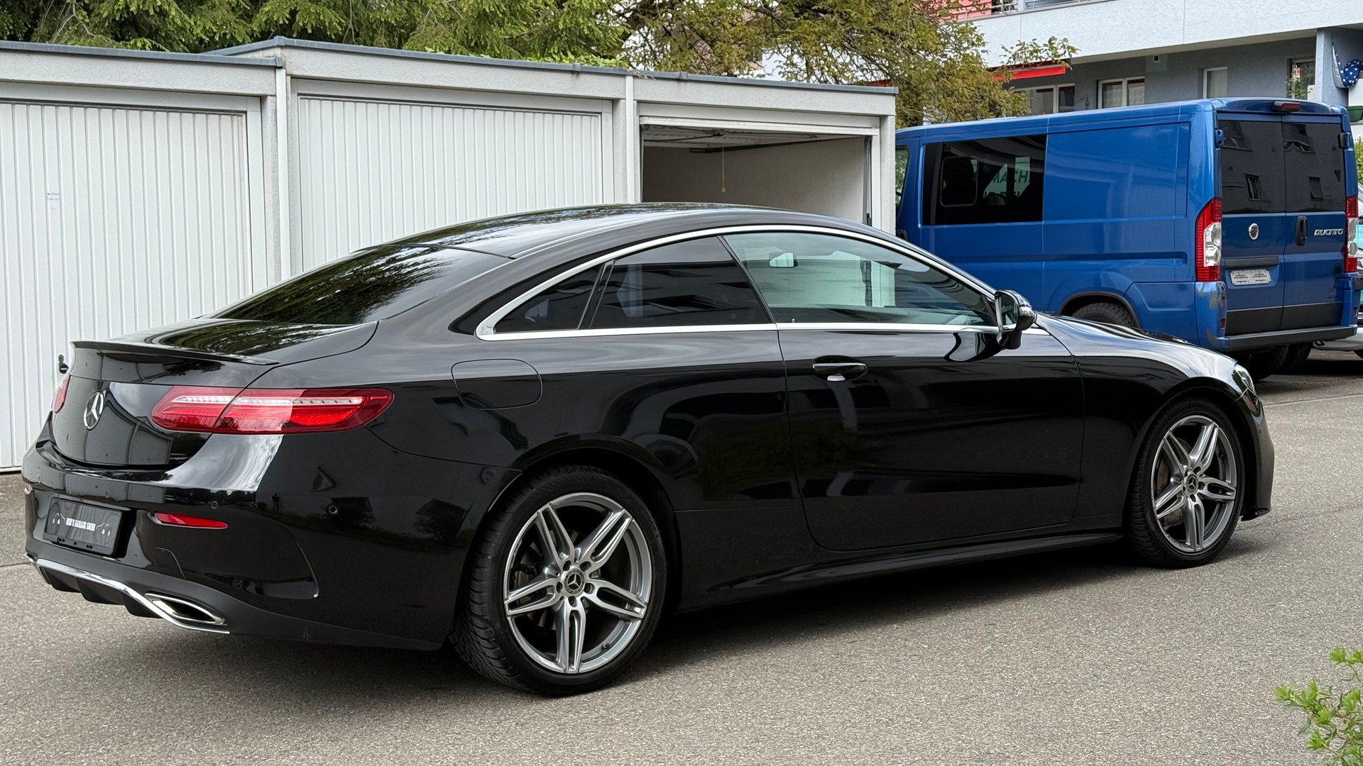 MERCEDES-BENZ E 200 Coupé AMG Line 9G-Tronic-image-6