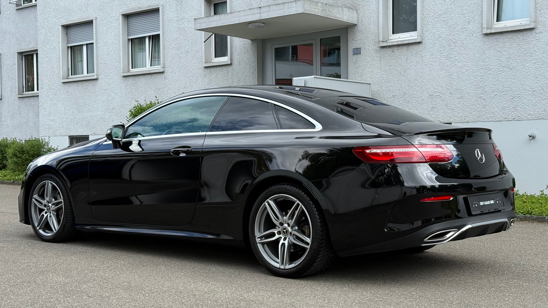 MERCEDES-BENZ E 200 Coupé AMG Line 9G-Tronic-image-10