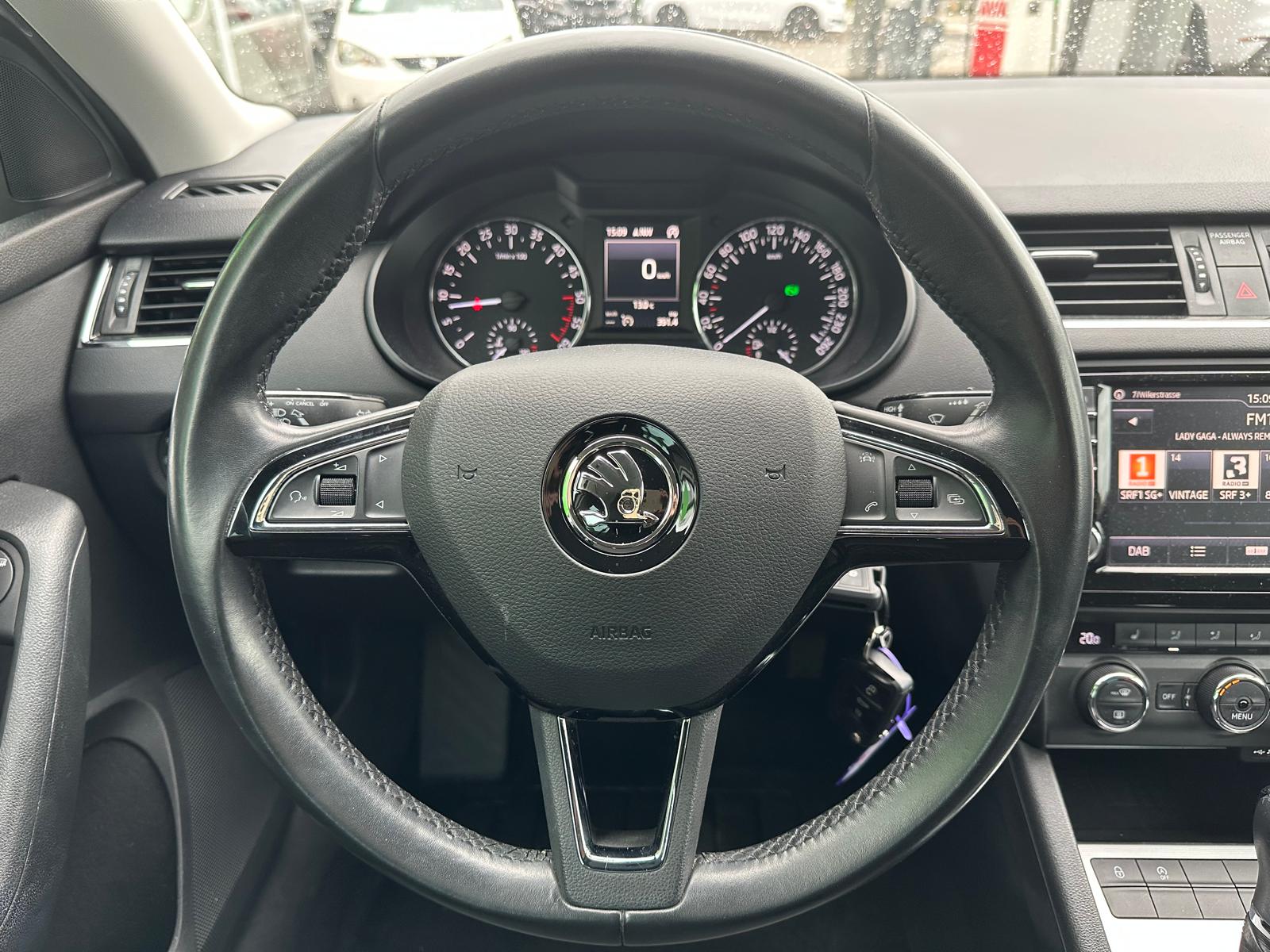 SKODA Octavia 2.0 TDI Style 4x4 DSG-image-14