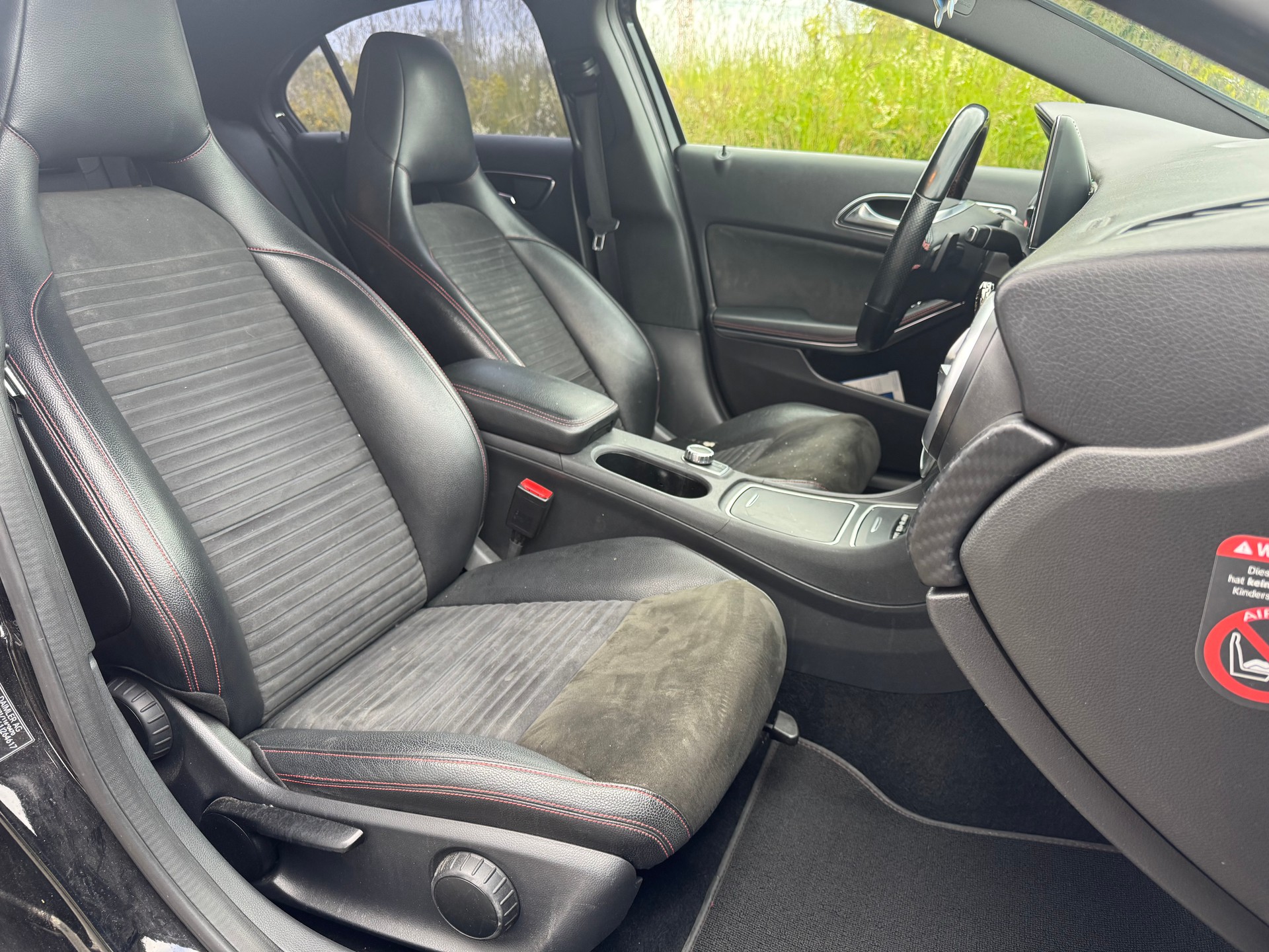 MERCEDES-BENZ A 250 AMG Line 4Matic 7G-DCT-image-7
