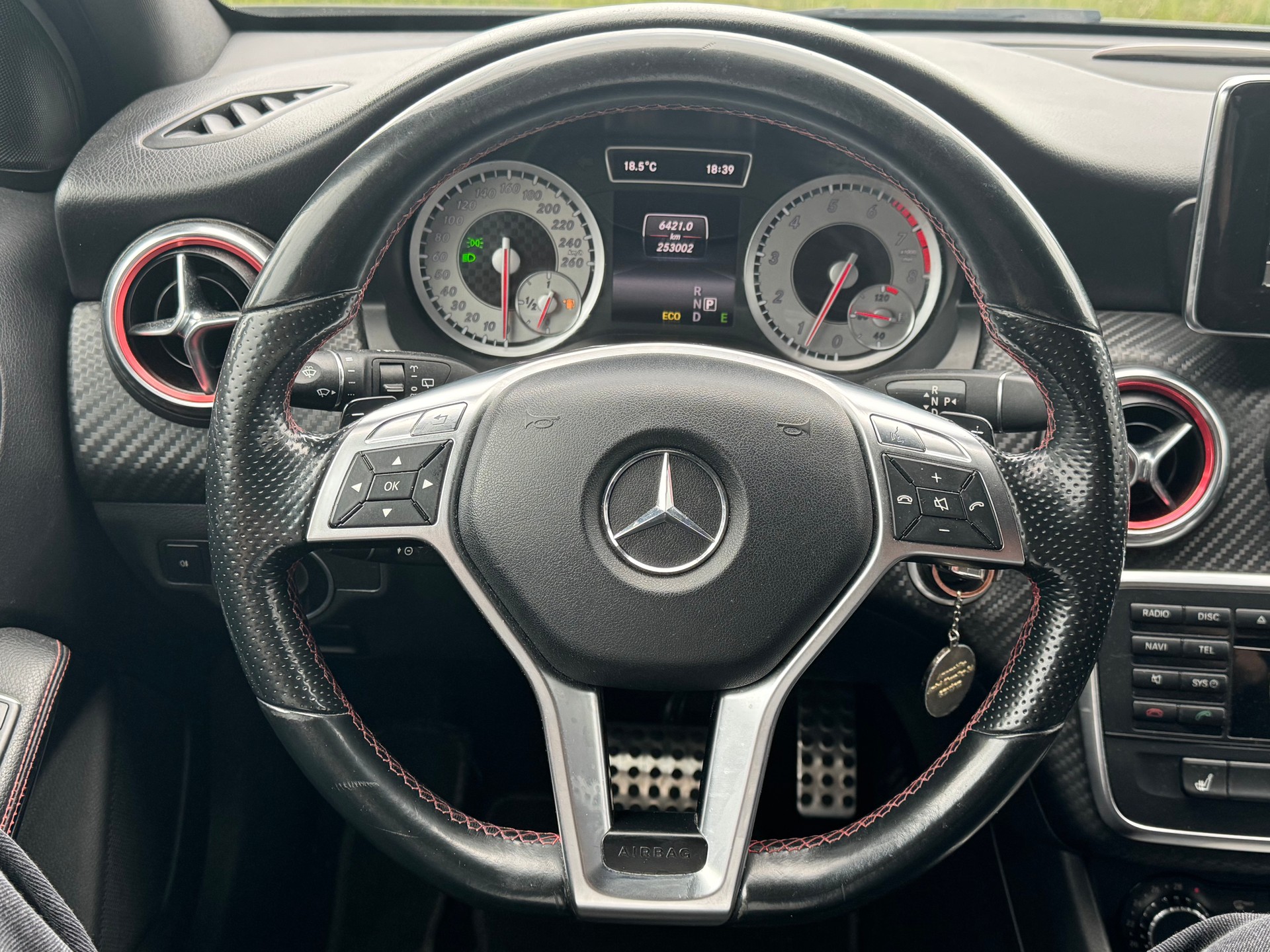 MERCEDES-BENZ A 250 AMG Line 4Matic 7G-DCT-image-11