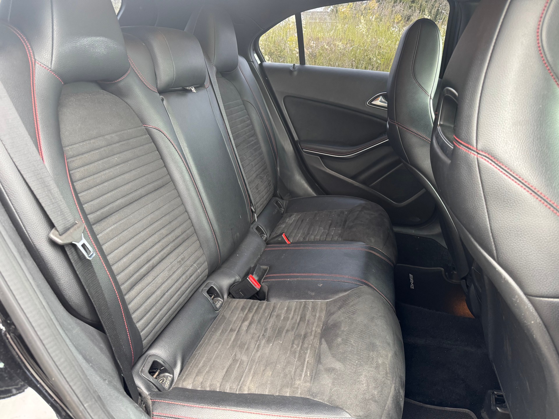 MERCEDES-BENZ A 250 AMG Line 4Matic 7G-DCT-image-6