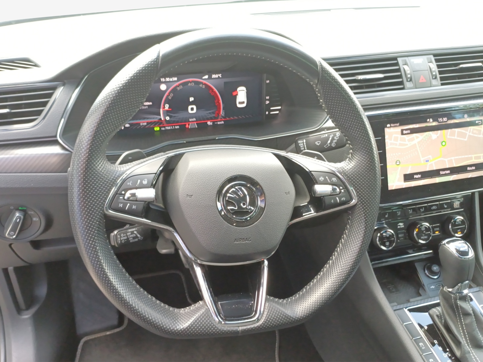 SKODA Superb Combi 2.0 TDi SportLine 4x4 DSG-image-9