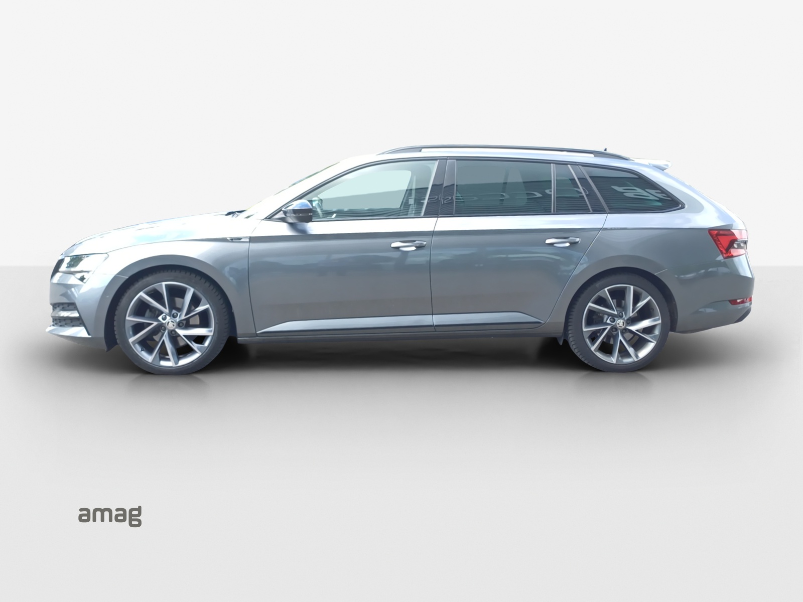 SKODA Superb Combi 2.0 TDi SportLine 4x4 DSG-image-1