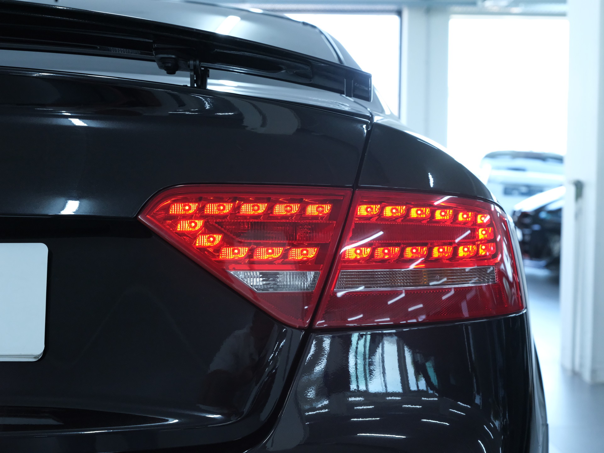 AUDI RS5 Coupé 4.2 FSI quattro S-tronic *Sportabgassanlage* *Rückfahrkamera* *RS Performance*-image-15