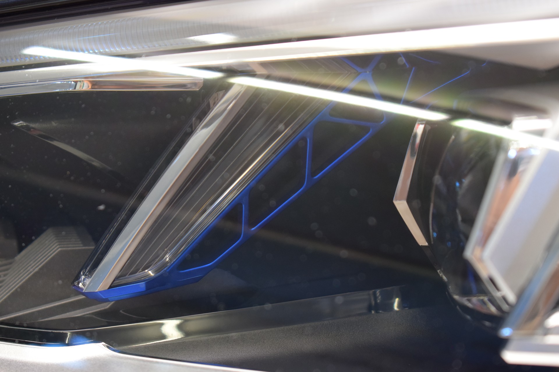 AUDI R8 Coupé 5.2 plus S-Tronic "ohne OPF"-image-6