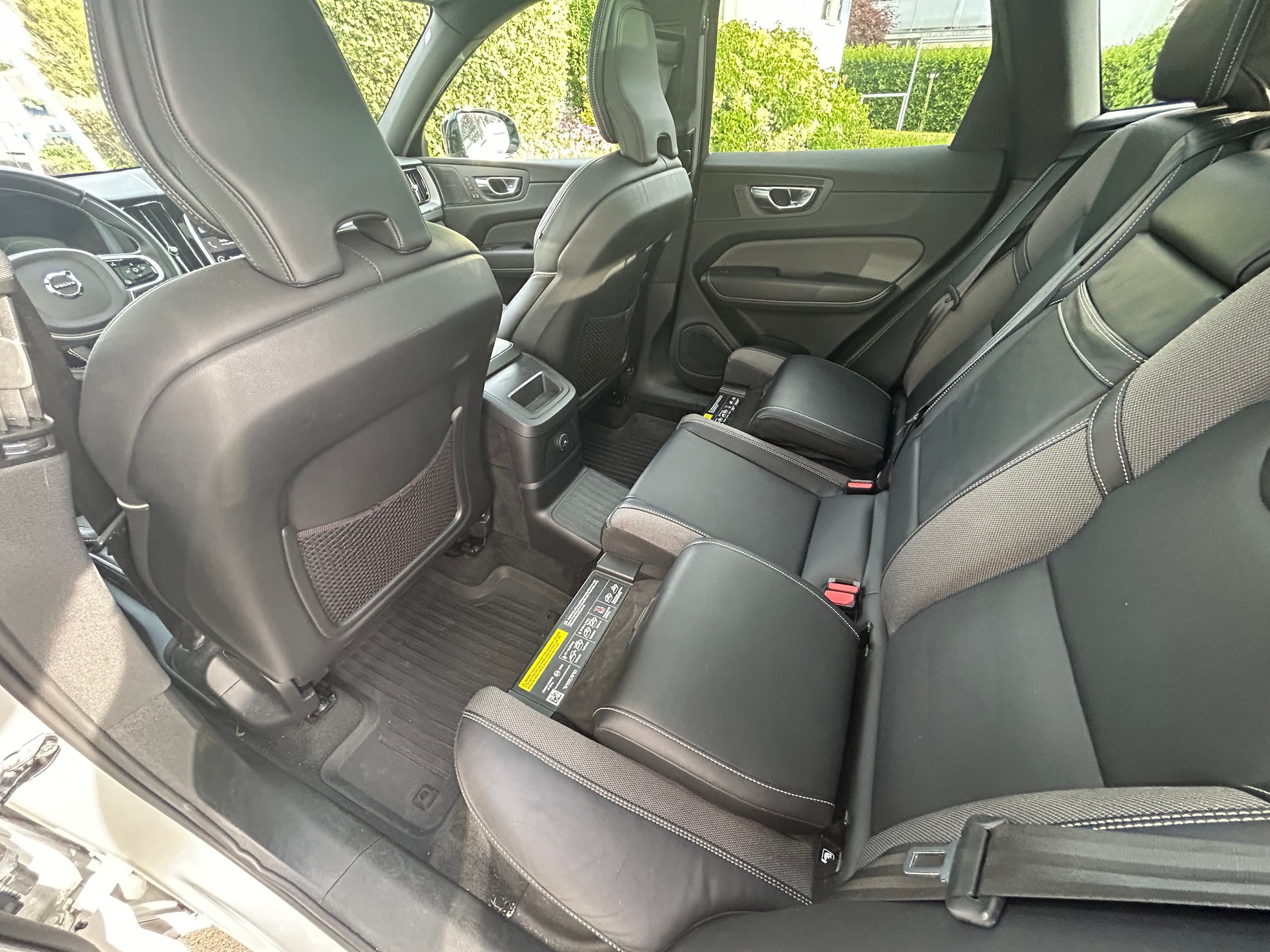 VOLVO 2.0 T6 TE R-Design eAWD-image-11