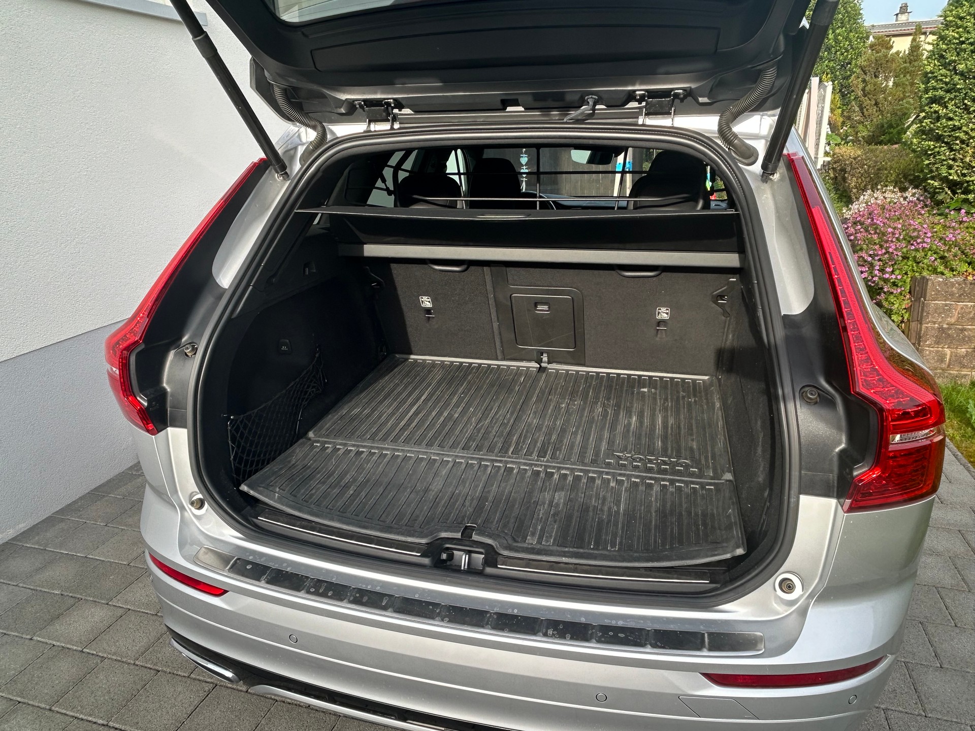 VOLVO 2.0 T6 TE R-Design eAWD-image-16