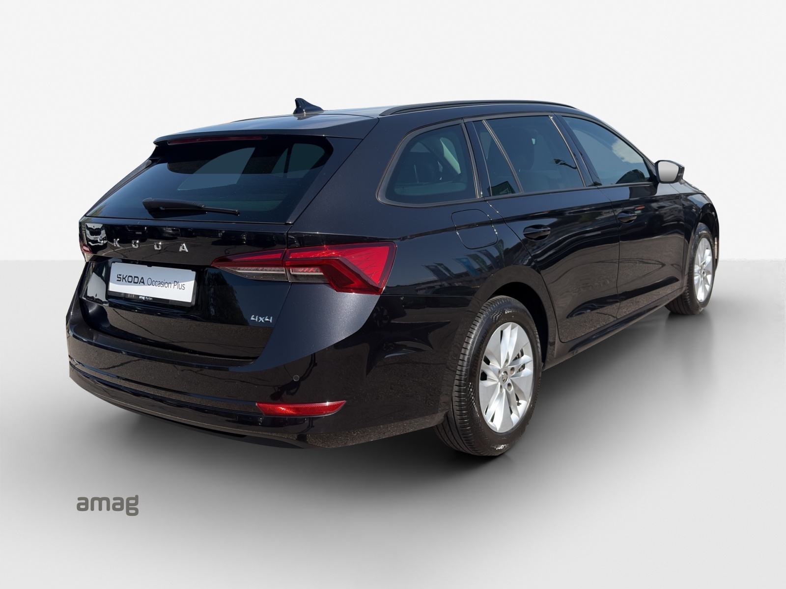 SKODA Octavia Combi 2.0 TDI DSG Ambition 4x4-image-4