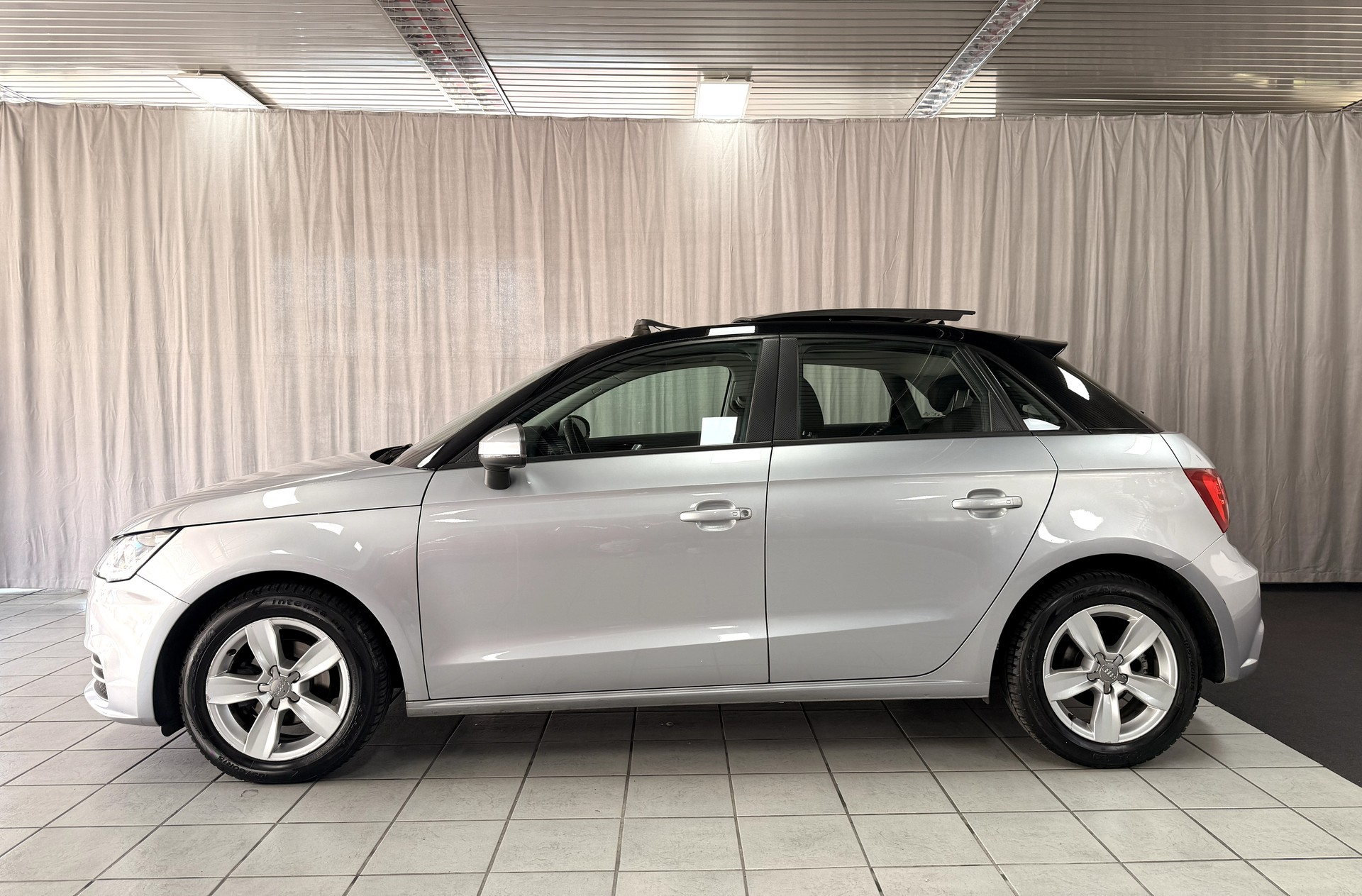 AUDI A1 Sportback 1.4 TDI S-tronic-image-1