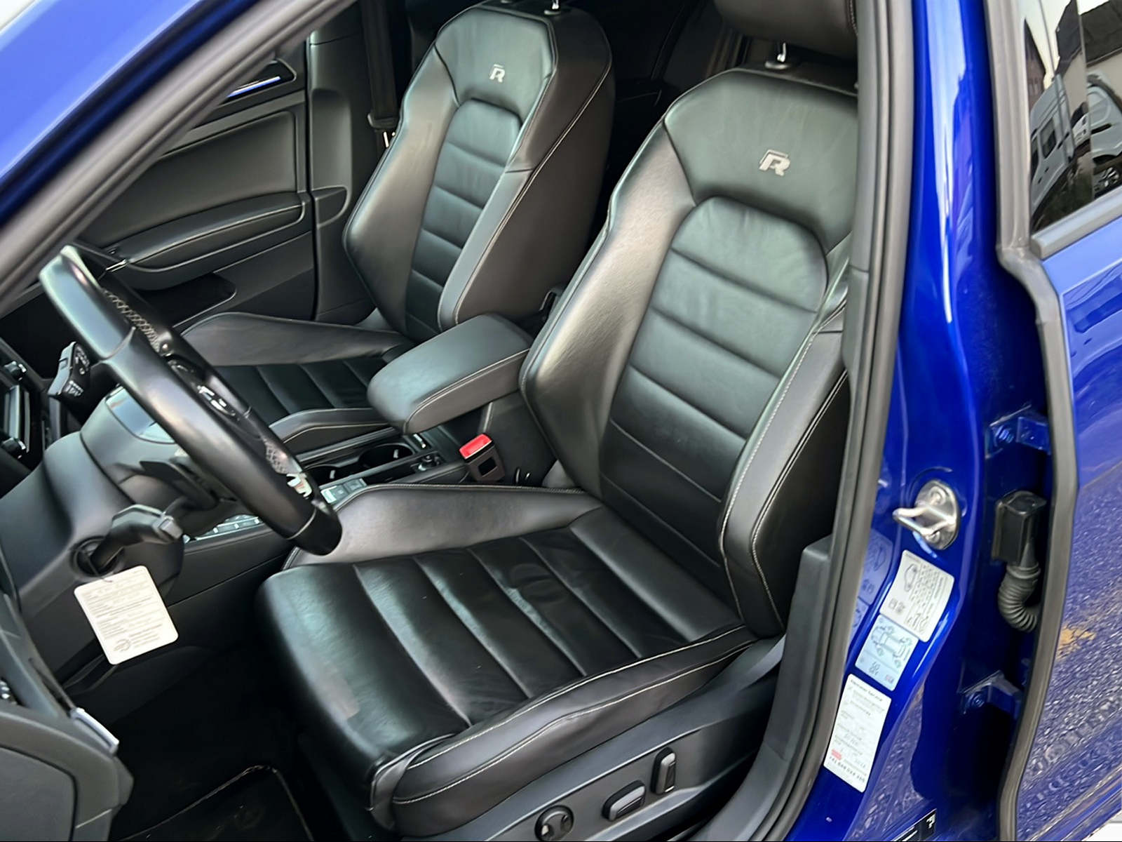 VW Golf Variant 2.0 TSI R 4 Motion DSG-image-10