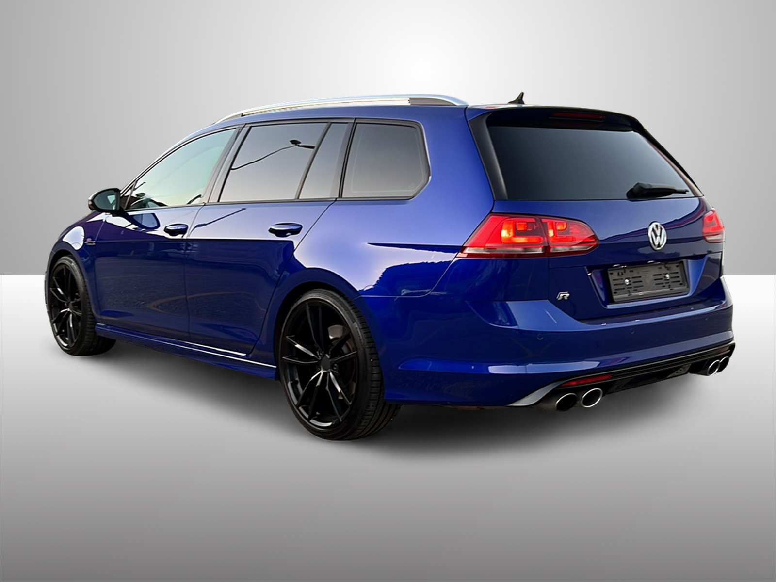 VW Golf Variant 2.0 TSI R 4 Motion DSG-image-2