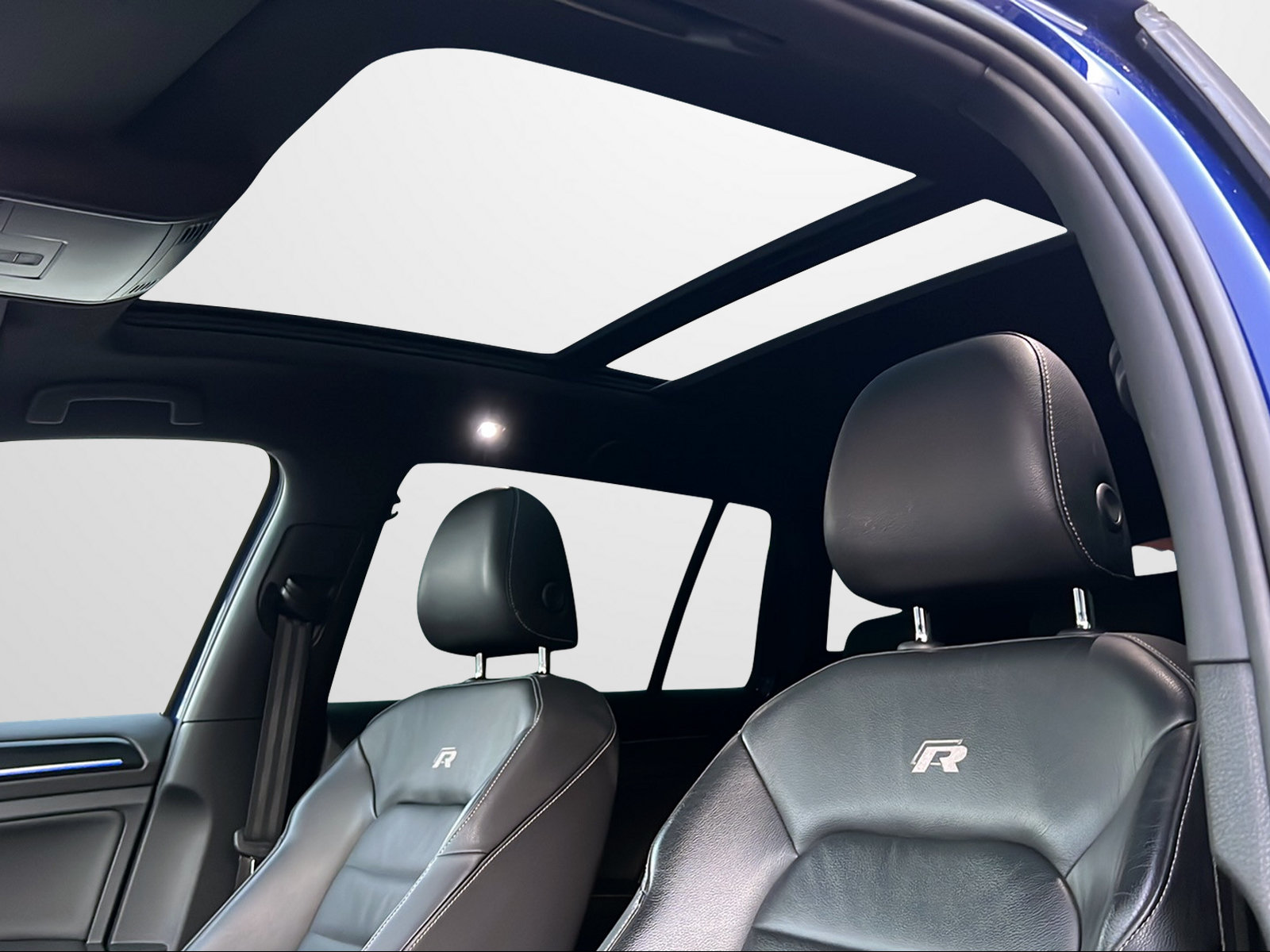 VW Golf Variant 2.0 TSI R 4 Motion DSG-image-13