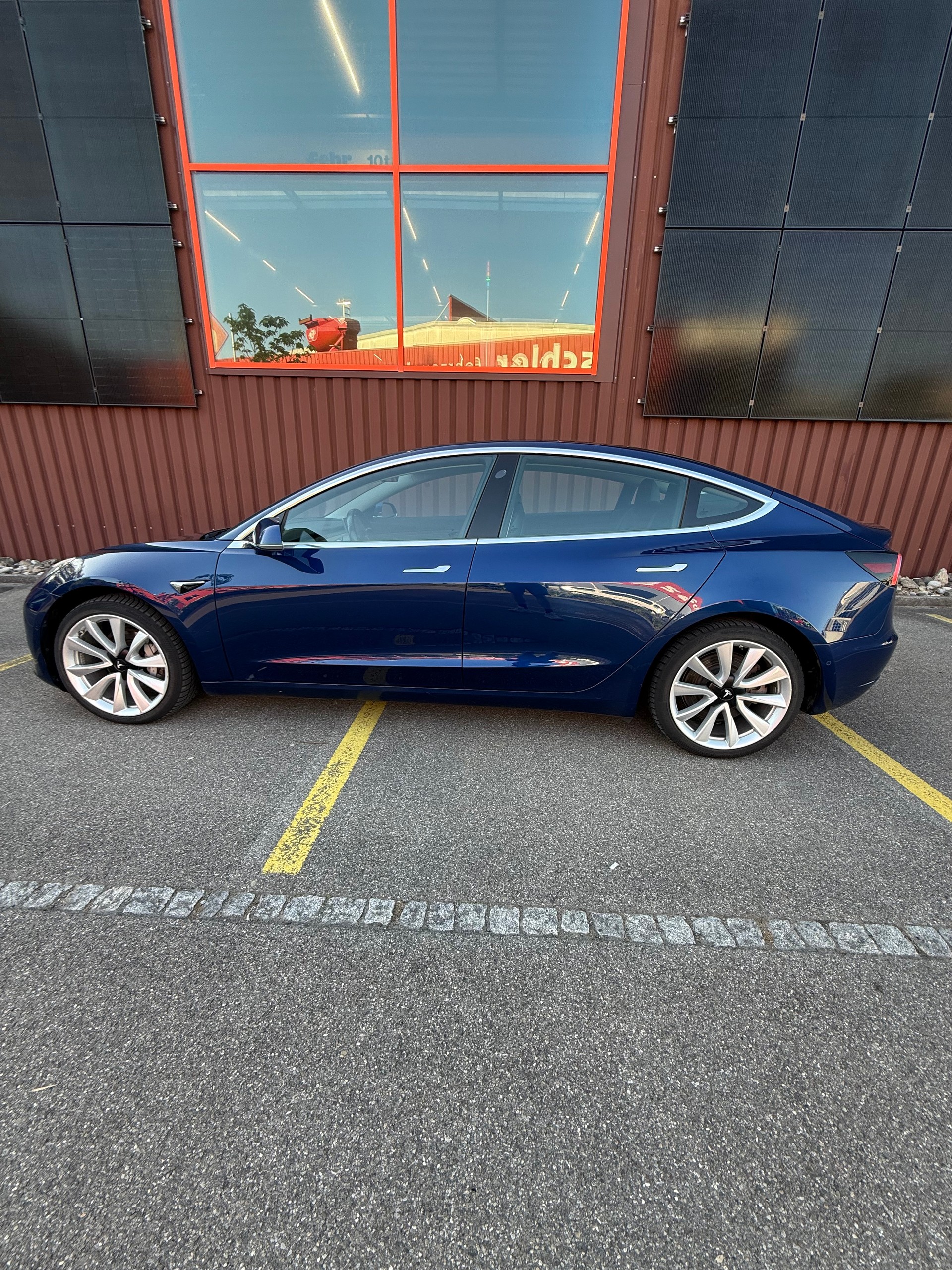 TESLA Long Range D-image-12