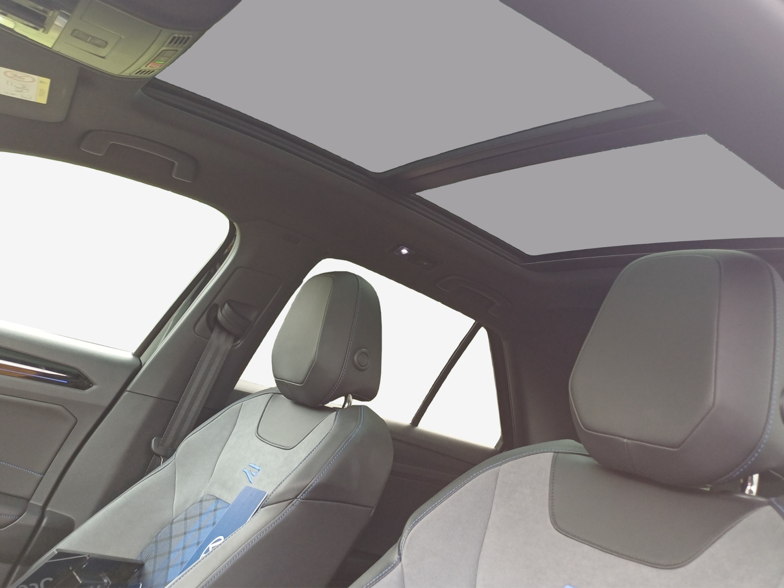 VW T-Roc 2.0 TSI R DSG 4Motion-image-13