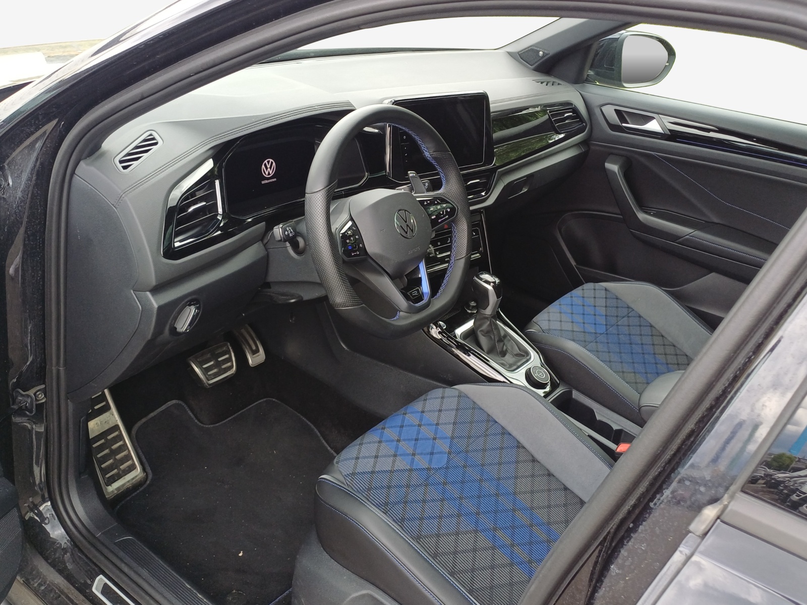 VW T-Roc 2.0 TSI R DSG 4Motion-image-7