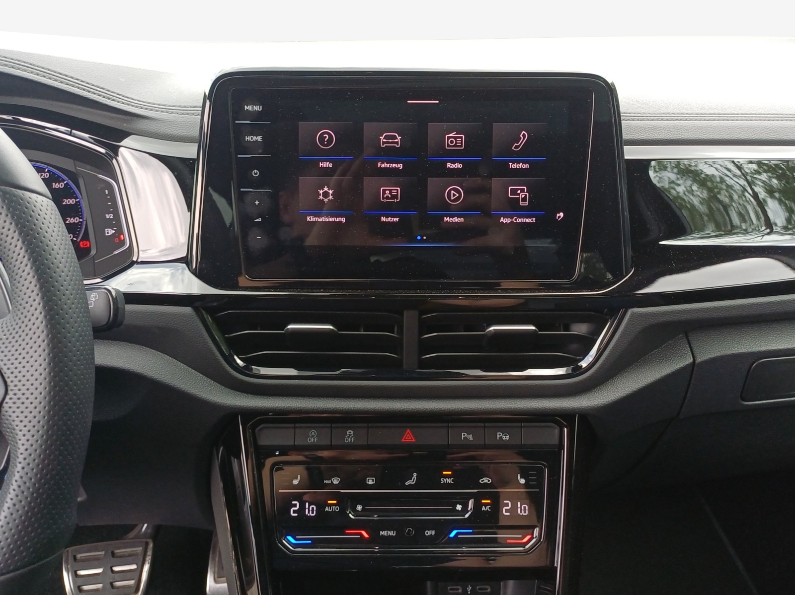 VW T-Roc 2.0 TSI R DSG 4Motion-image-10