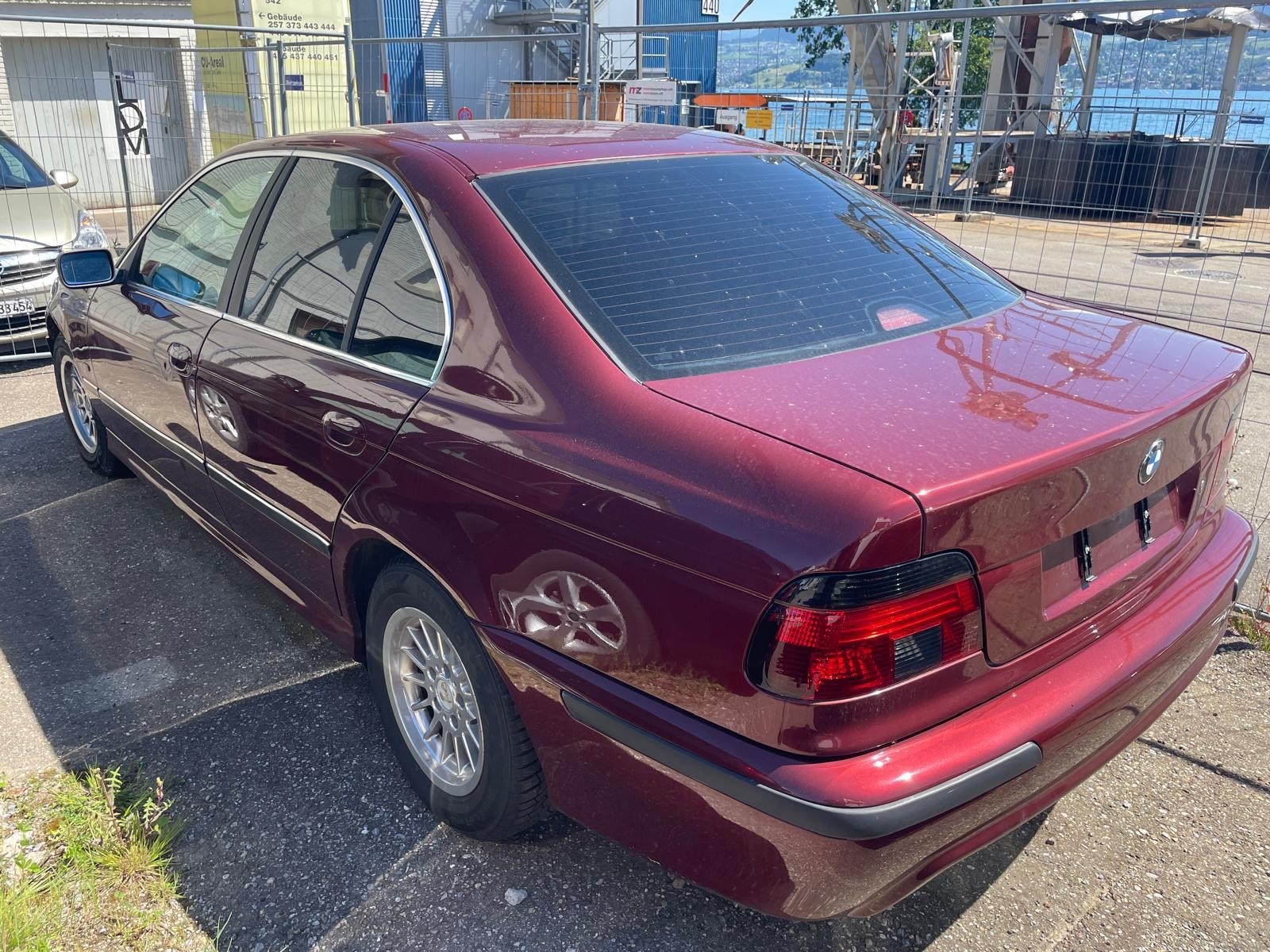 BMW 520i-image-4