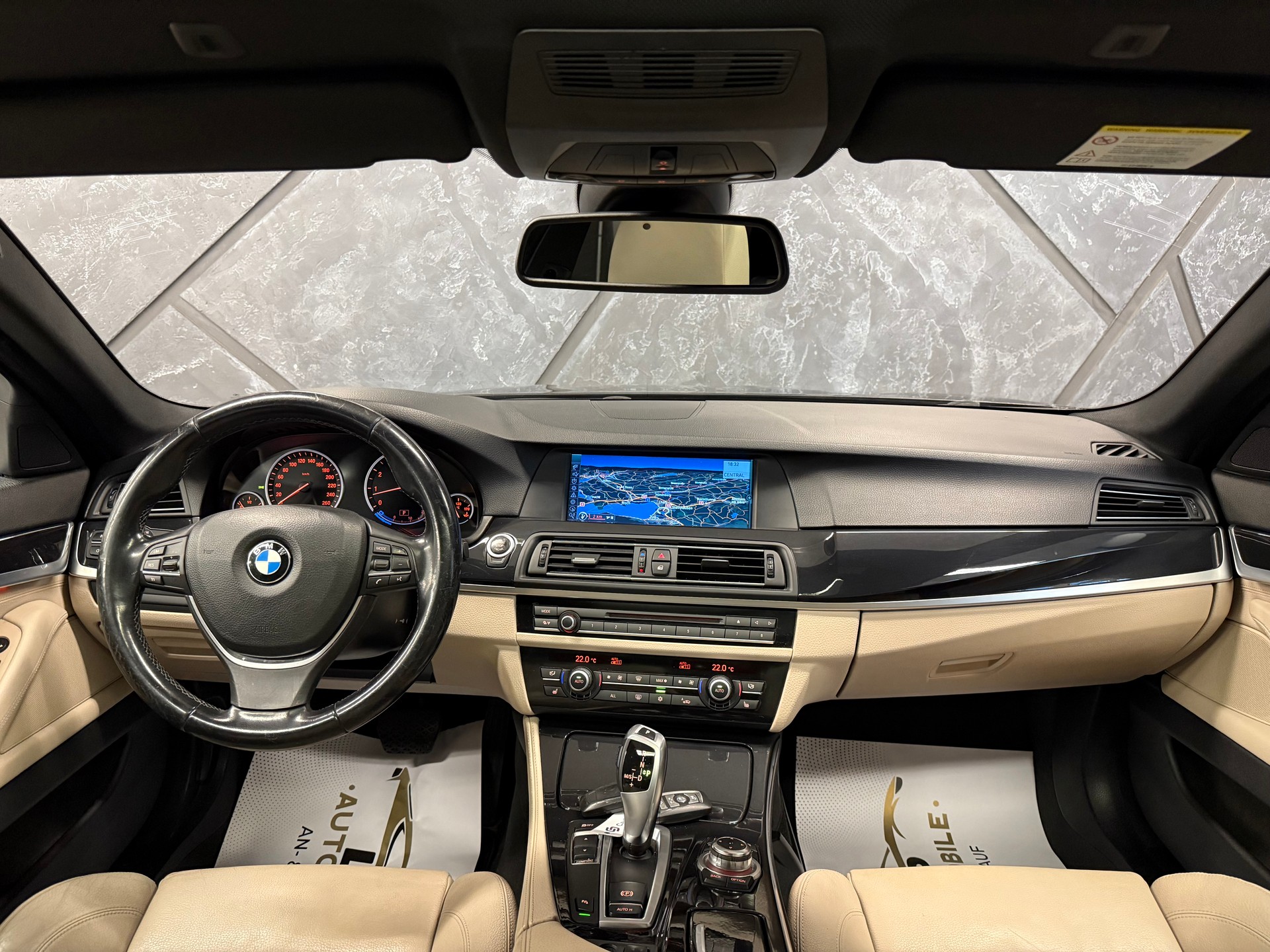BMW 530i Touring Steptronic-image-8