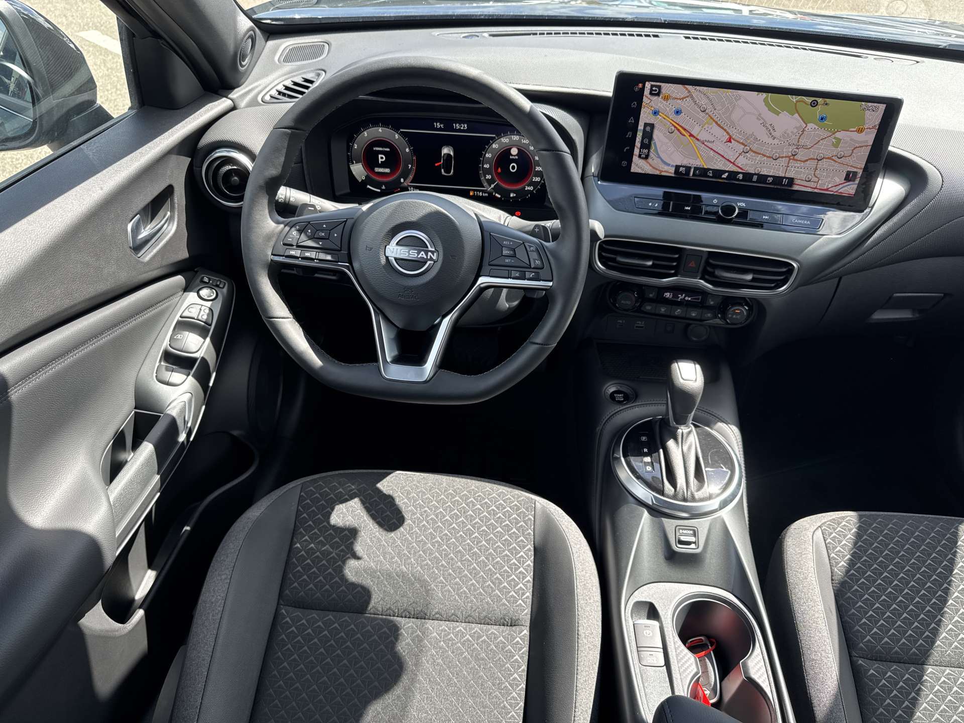 NISSAN Juke 1.0 DIG-T N-Connecta DCT-Automat-image-4