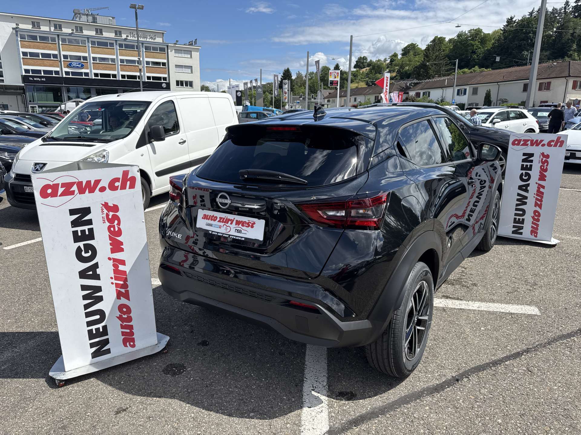 NISSAN Juke 1.0 DIG-T N-Connecta DCT-Automat-image-2