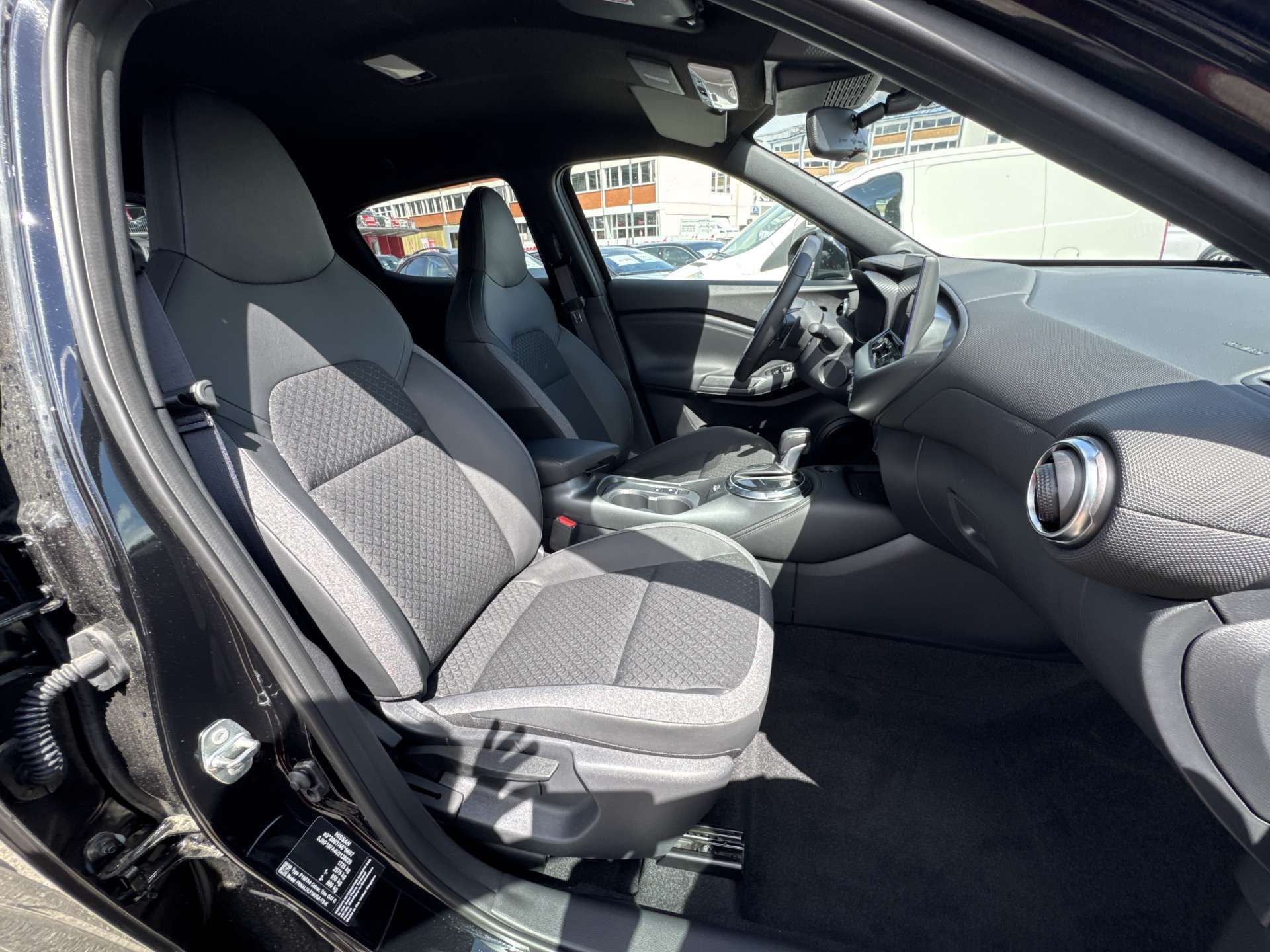 NISSAN Juke 1.0 DIG-T N-Connecta DCT-Automat-image-12