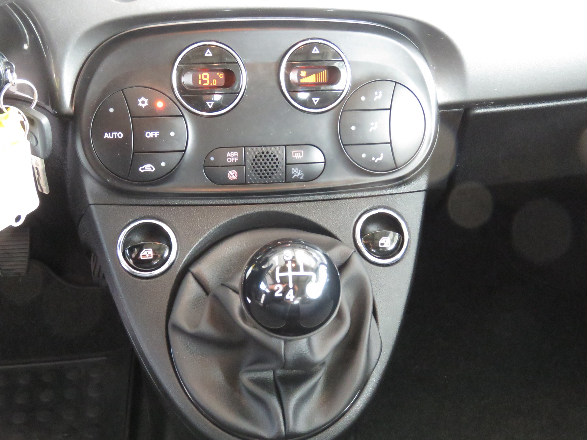 FIAT 500 0.9 Twinair Lounge-image-13