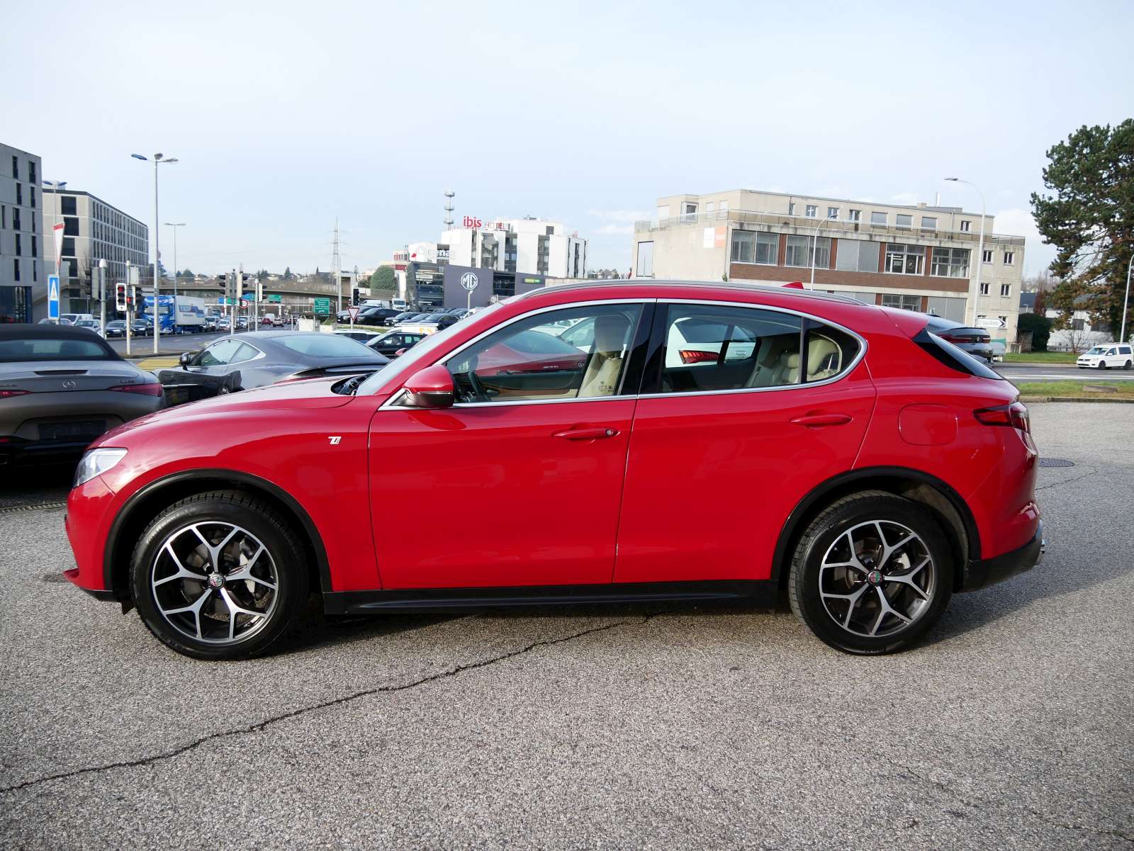 ALFA ROMEO Stelvio 2.0 TI Q4 Automatic-image-1