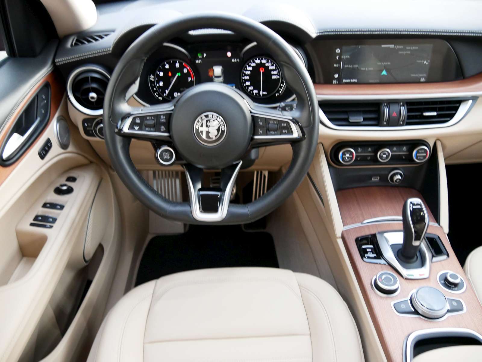 ALFA ROMEO Stelvio 2.0 TI Q4 Automatic-image-9