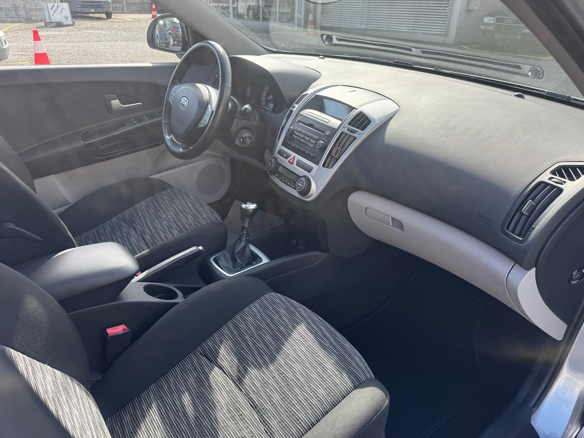 KIA Cee'd 1.6 16V Style-image-8