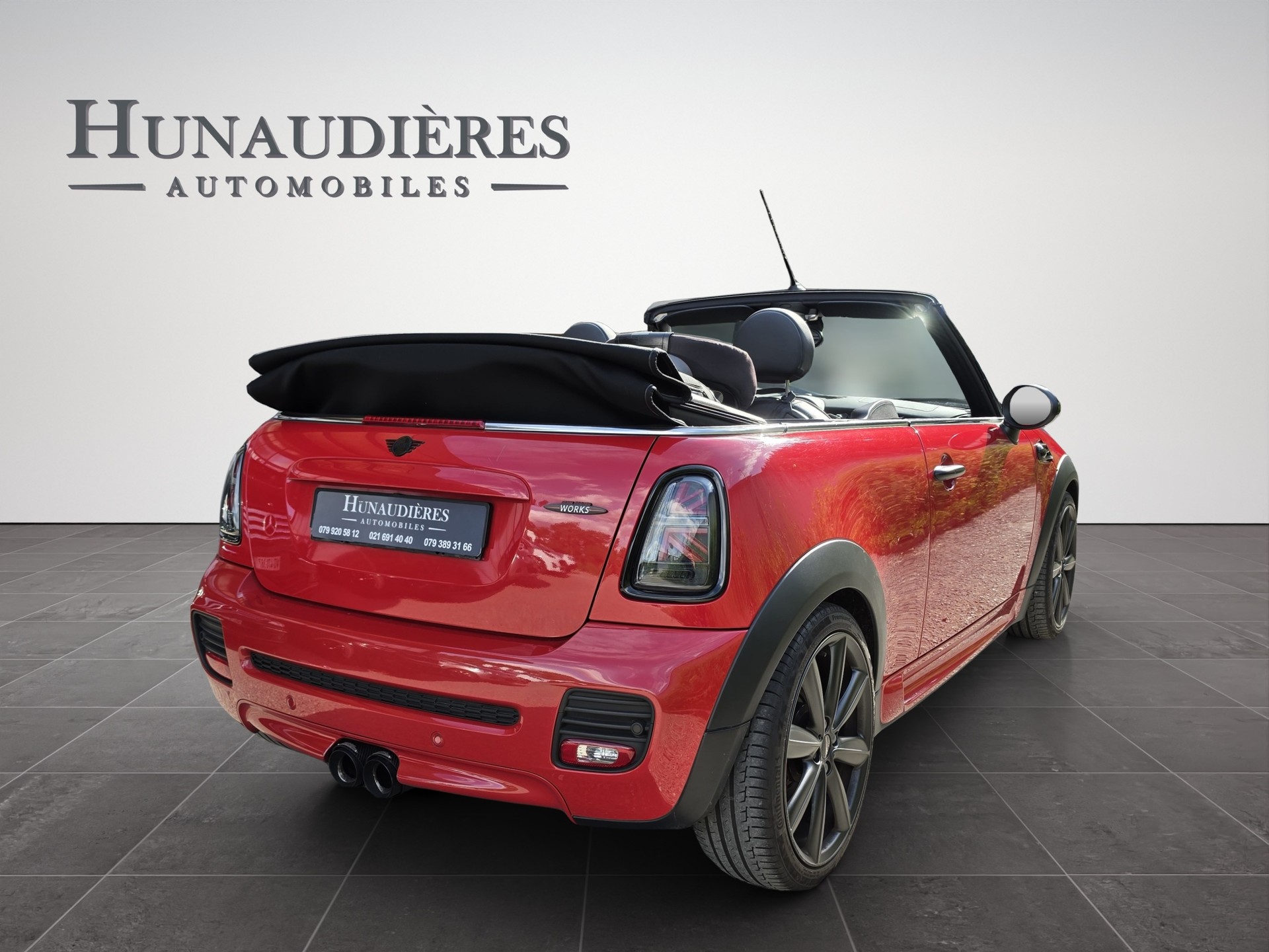 MINI Cooper John Cooper Works Cabriolet-image-1