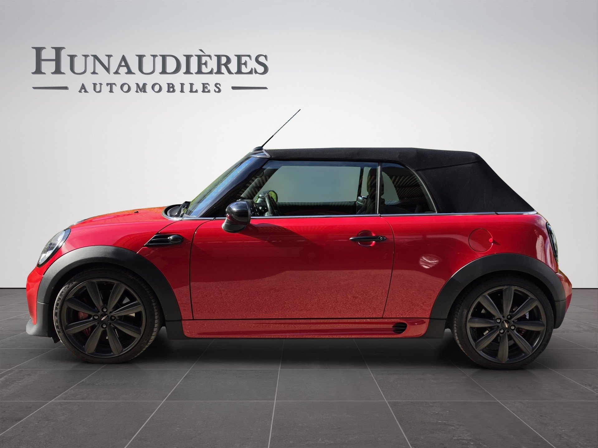MINI Cooper John Cooper Works Cabriolet-image-12