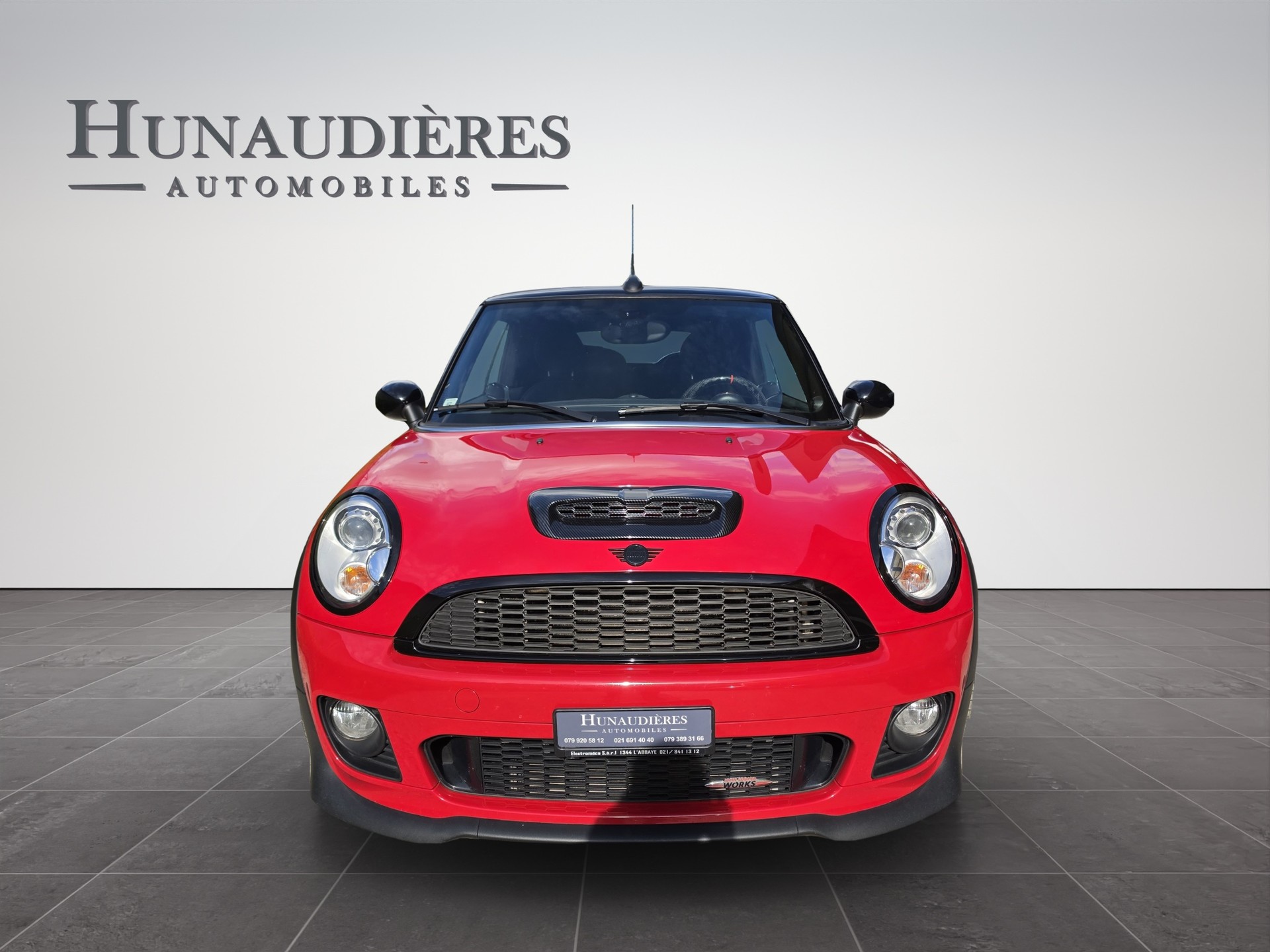 MINI Cooper John Cooper Works Cabriolet-image-14