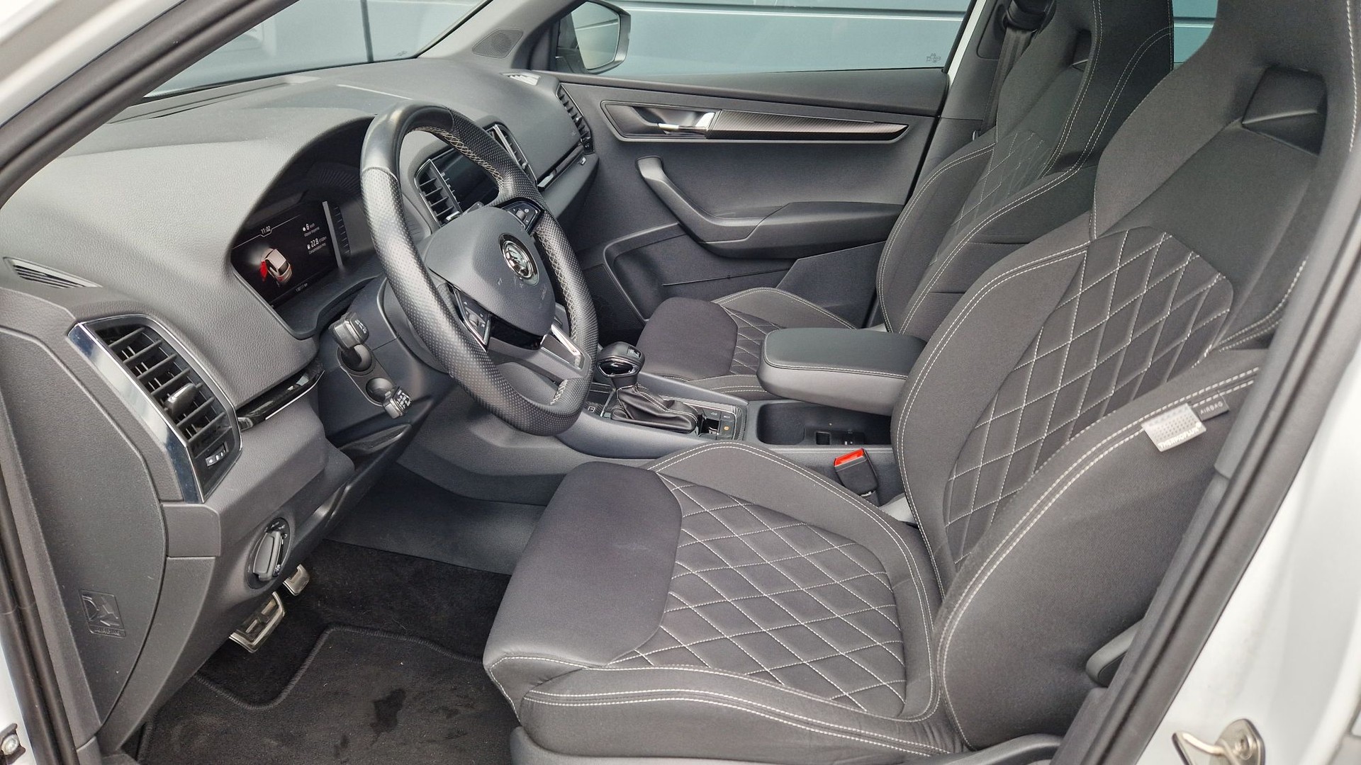 SKODA Karoq 2.0 TSI SportLine 4x4 DSG-image-13