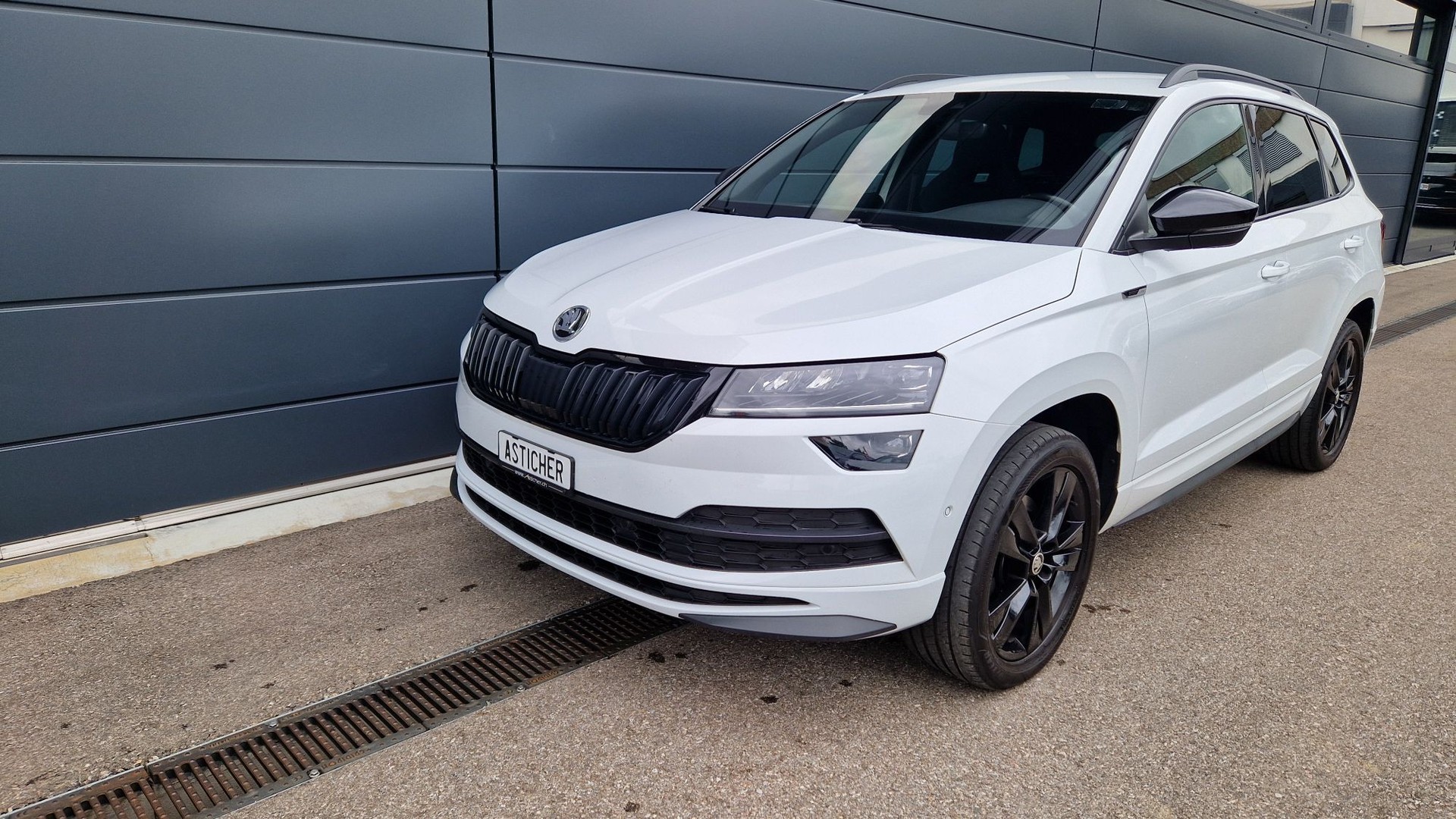 SKODA Karoq 2.0 TSI SportLine 4x4 DSG-image-0