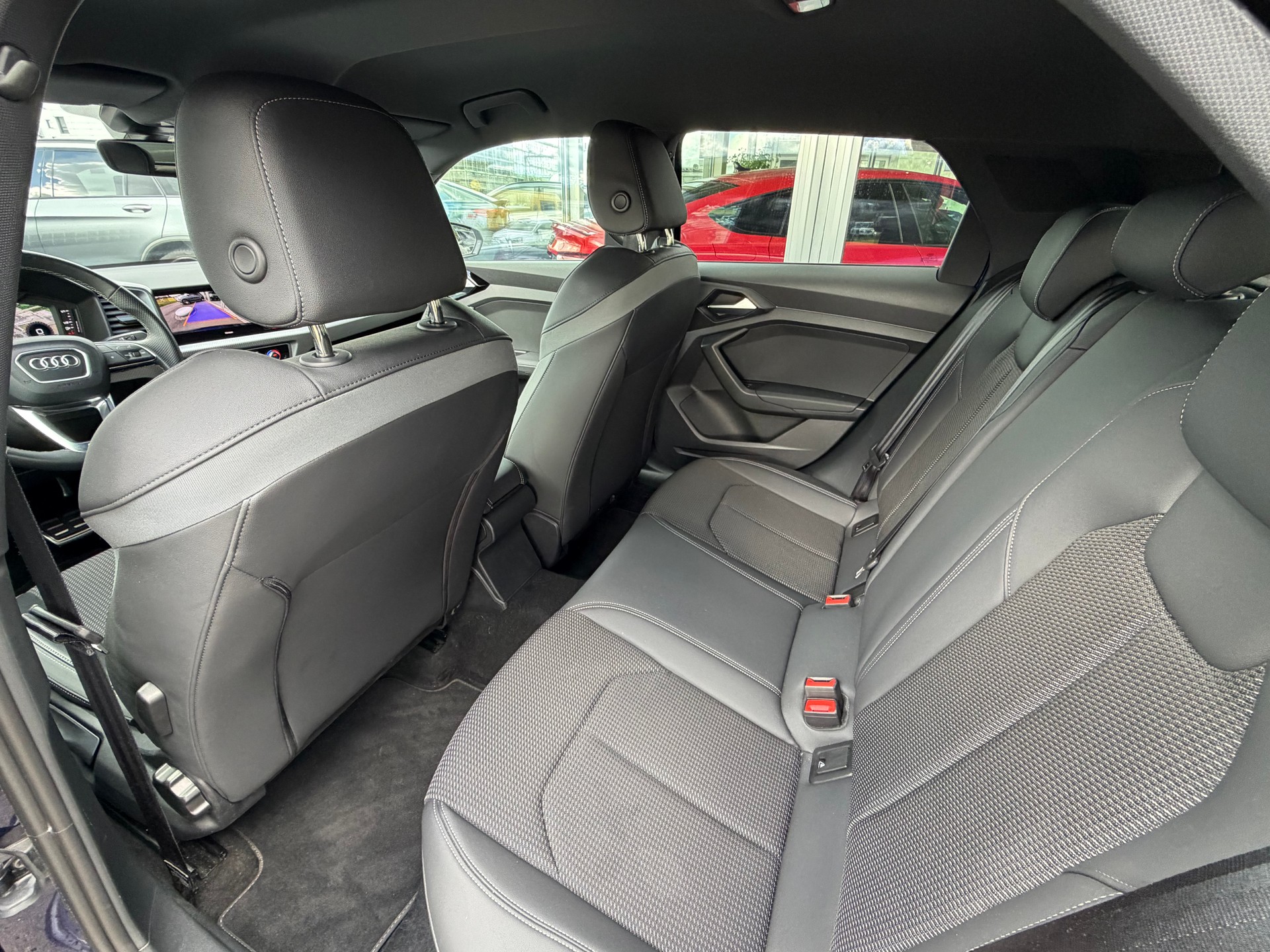 AUDI A1 Sportback 30 TFSI S Line Attraction S-tronic-image-9
