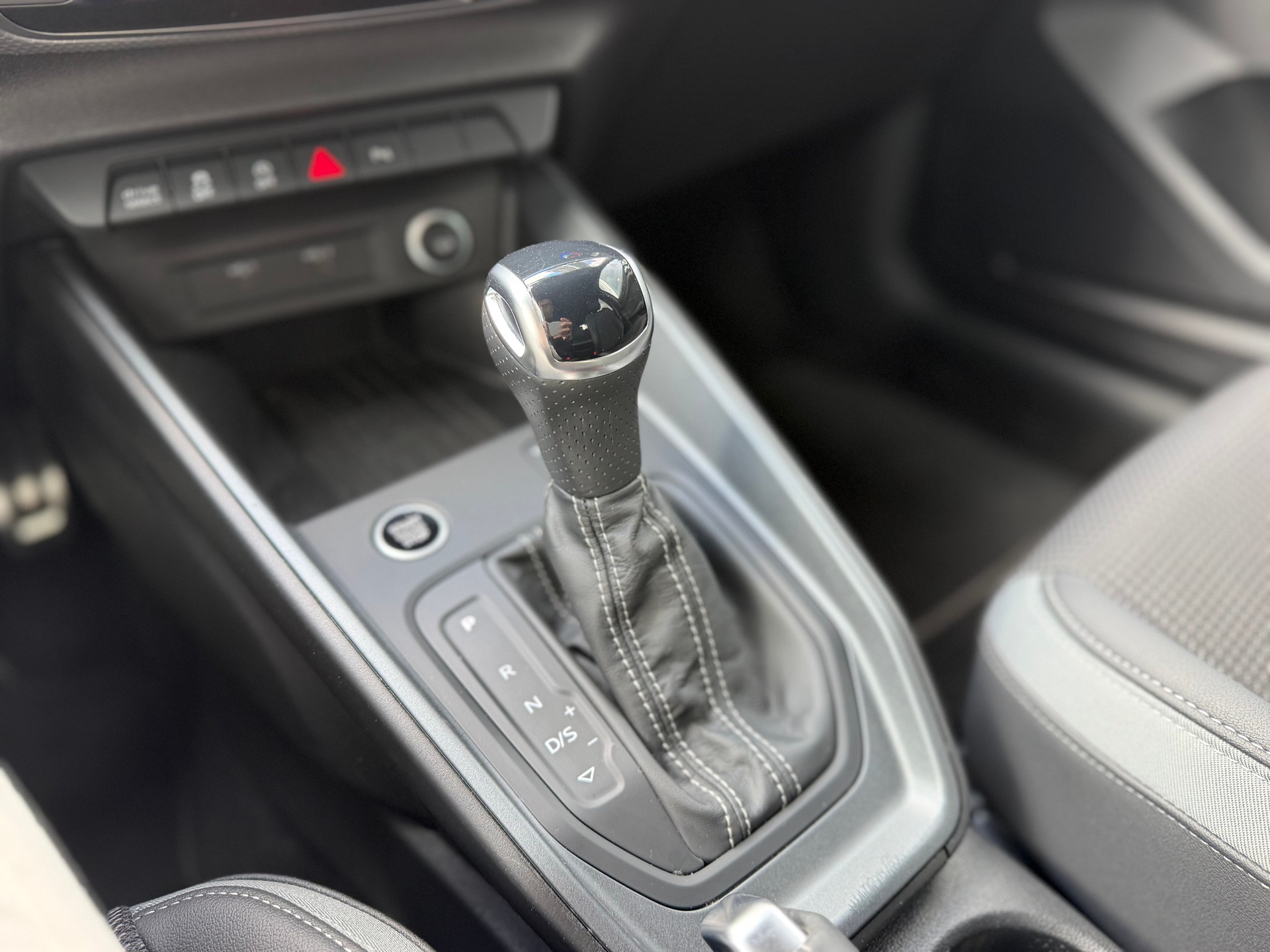 AUDI A1 Sportback 30 TFSI S Line Attraction S-tronic-image-25