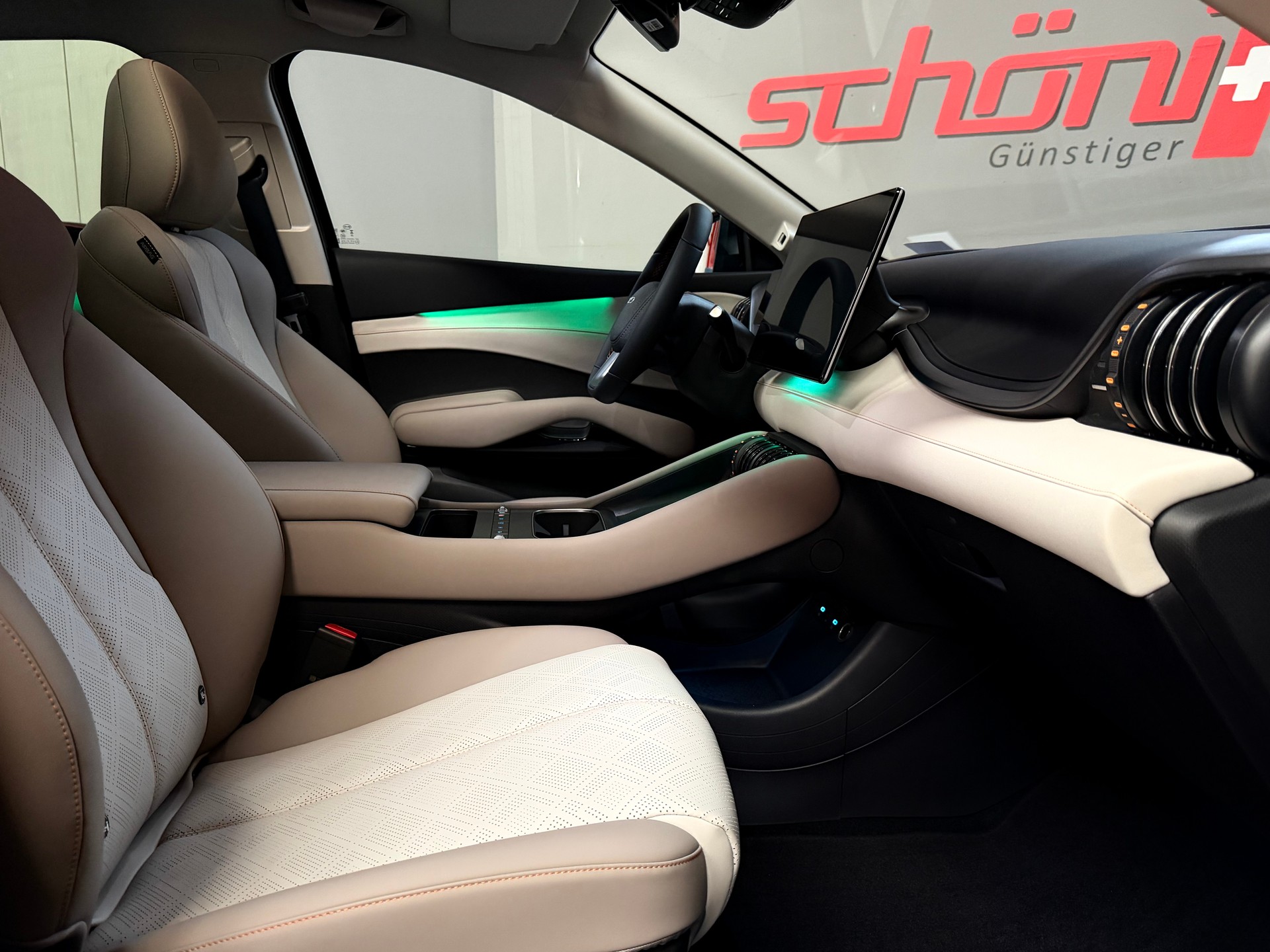 BYD Atto 3 EVO 74.8 kWh Excellence AWD-image-18