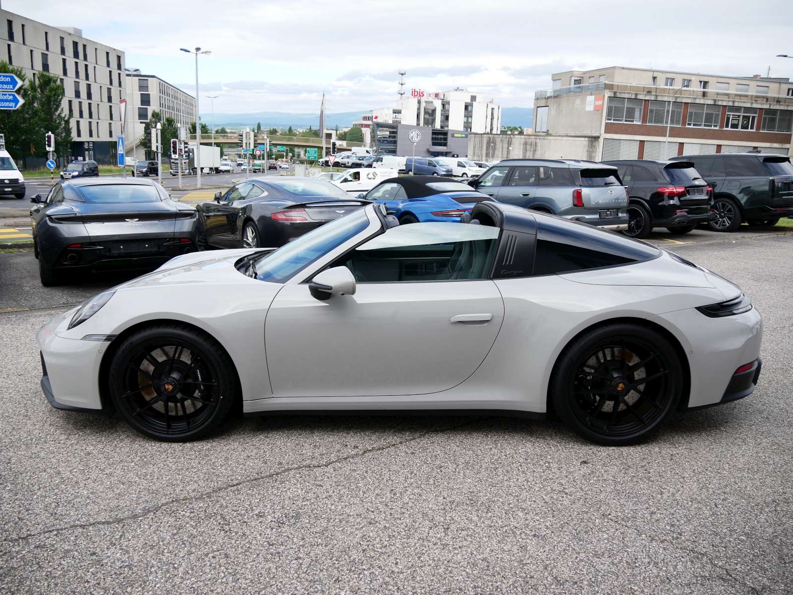 PORSCHE 911 Targa 4 GTS PDK-image-1