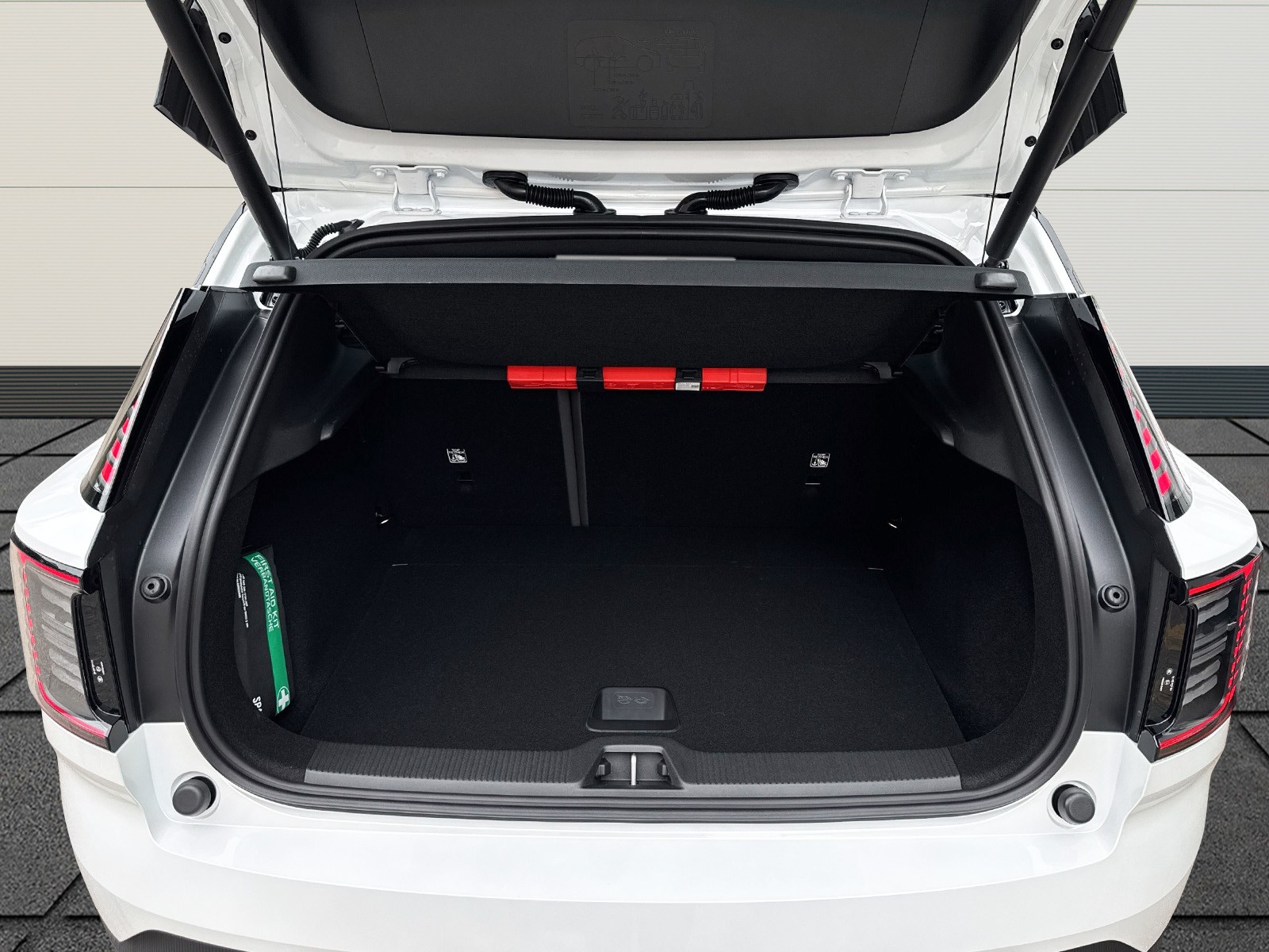 VOLVO EX30 E60 Twin Ultra Performance AWD-image-10