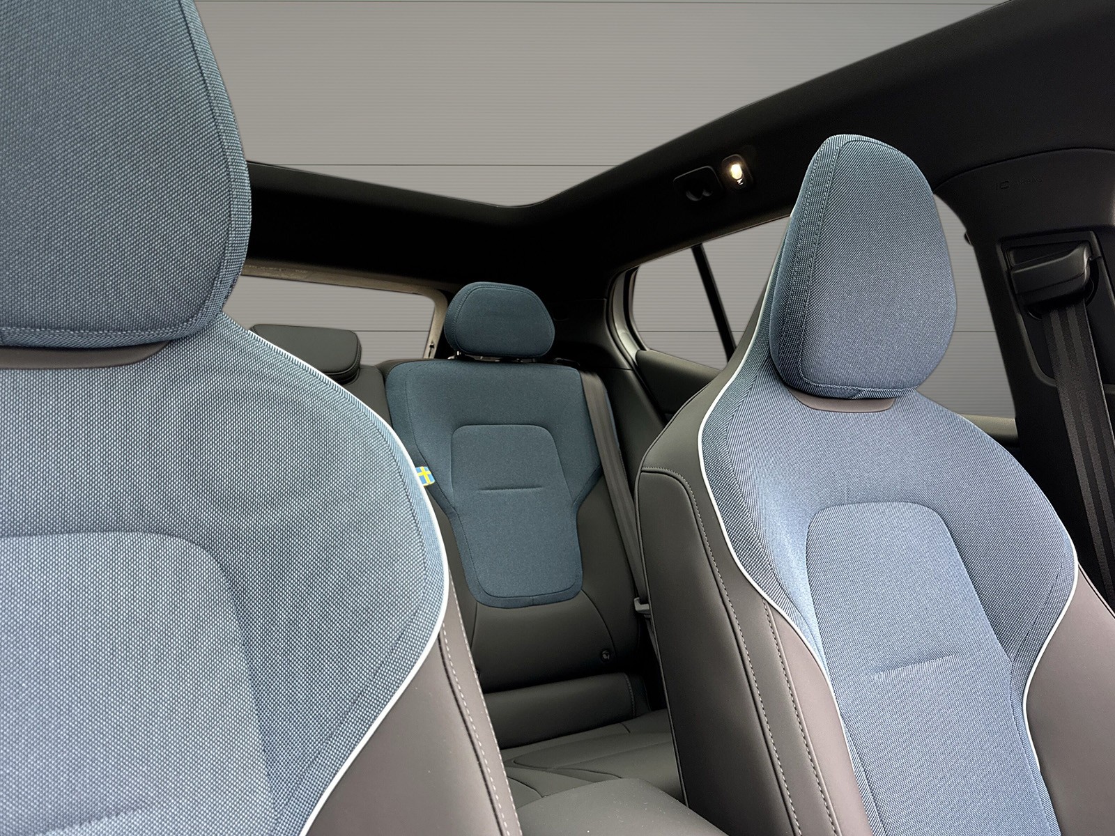 VOLVO EX30 E60 Twin Ultra Performance AWD-image-8