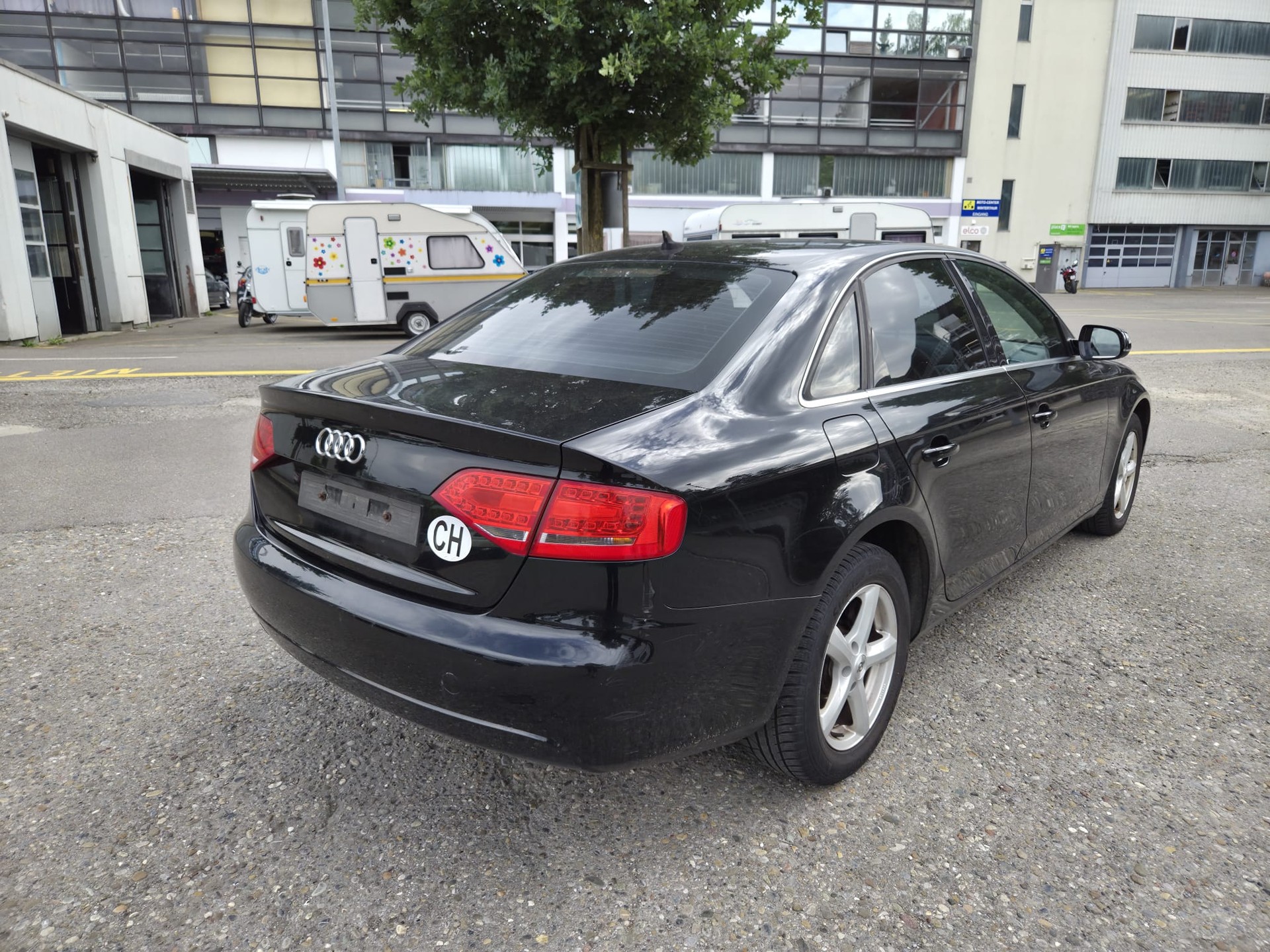 AUDI A4 Limousine 2.0 TFSI-image-1