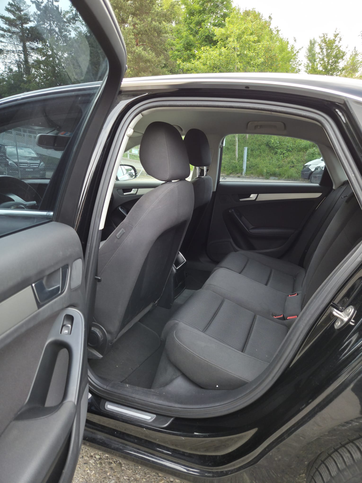 AUDI A4 Limousine 2.0 TFSI-image-11