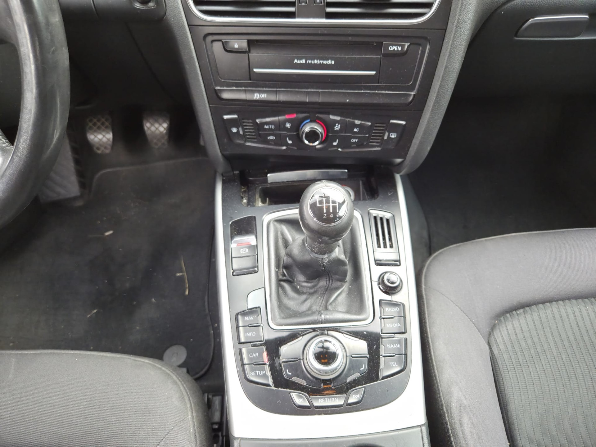 AUDI A4 Limousine 2.0 TFSI-image-10