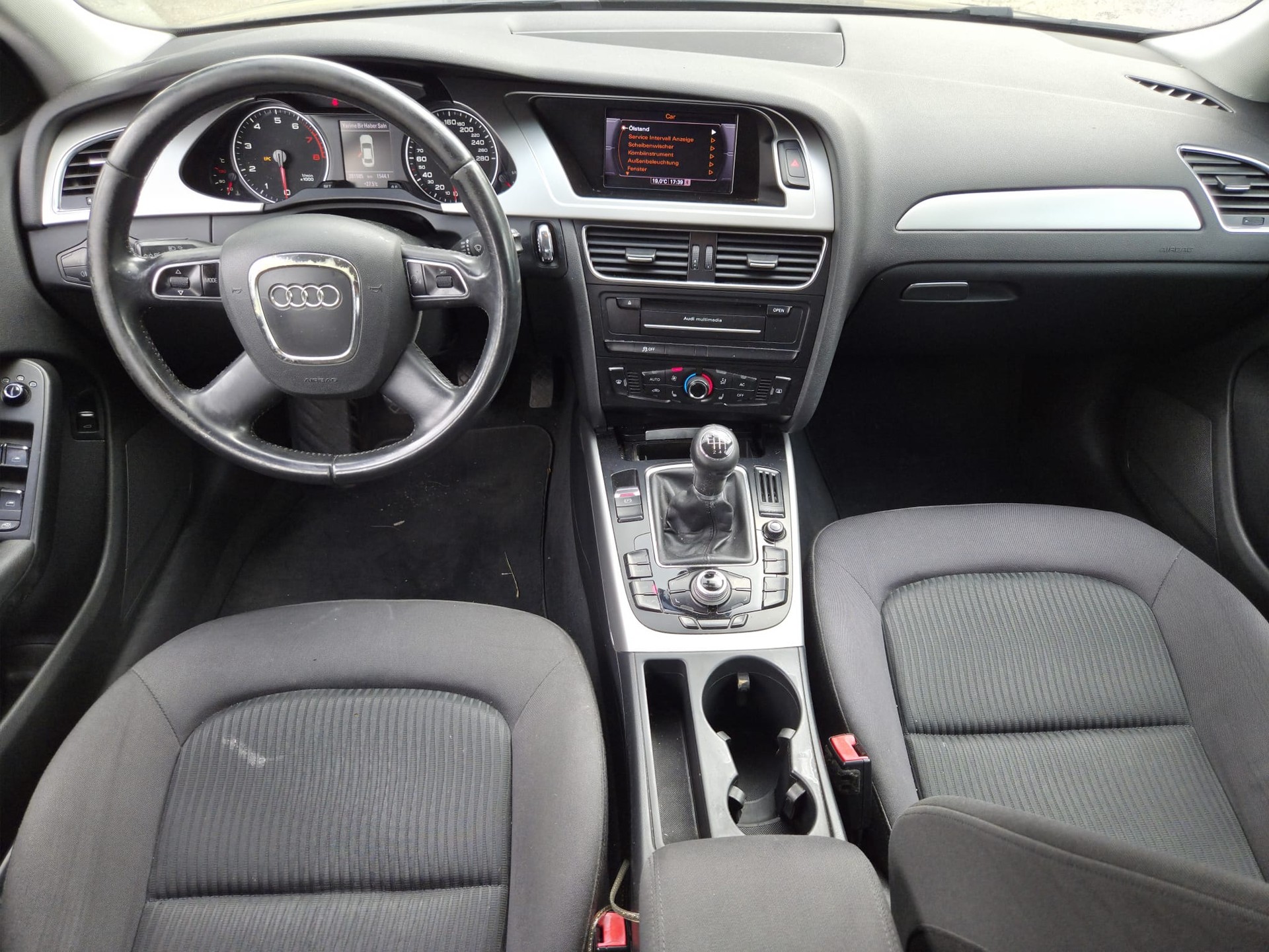AUDI A4 Limousine 2.0 TFSI-image-9