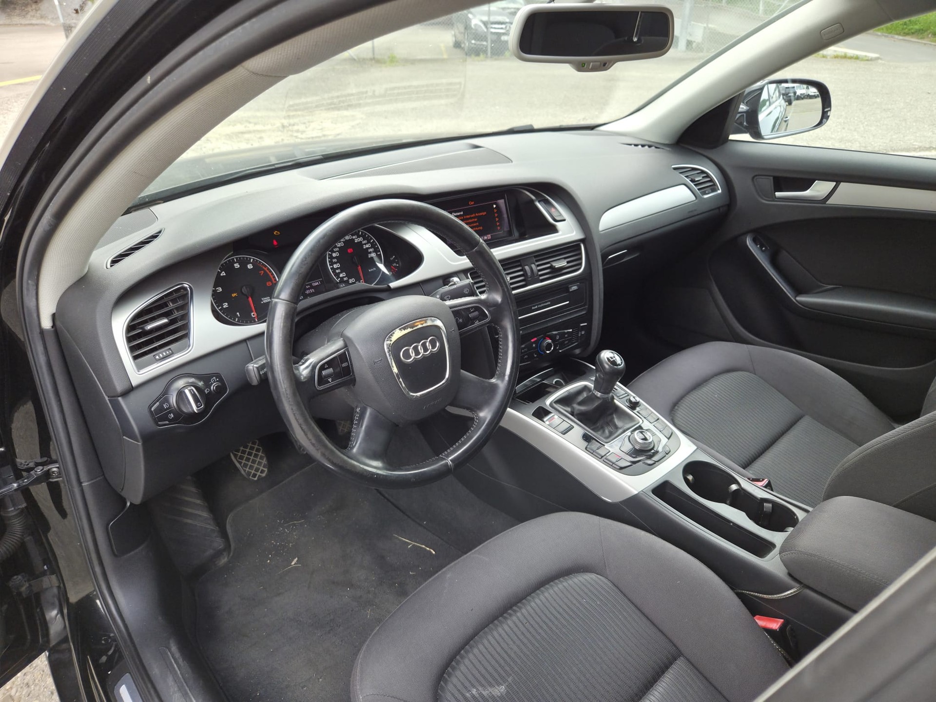 AUDI A4 Limousine 2.0 TFSI-image-8